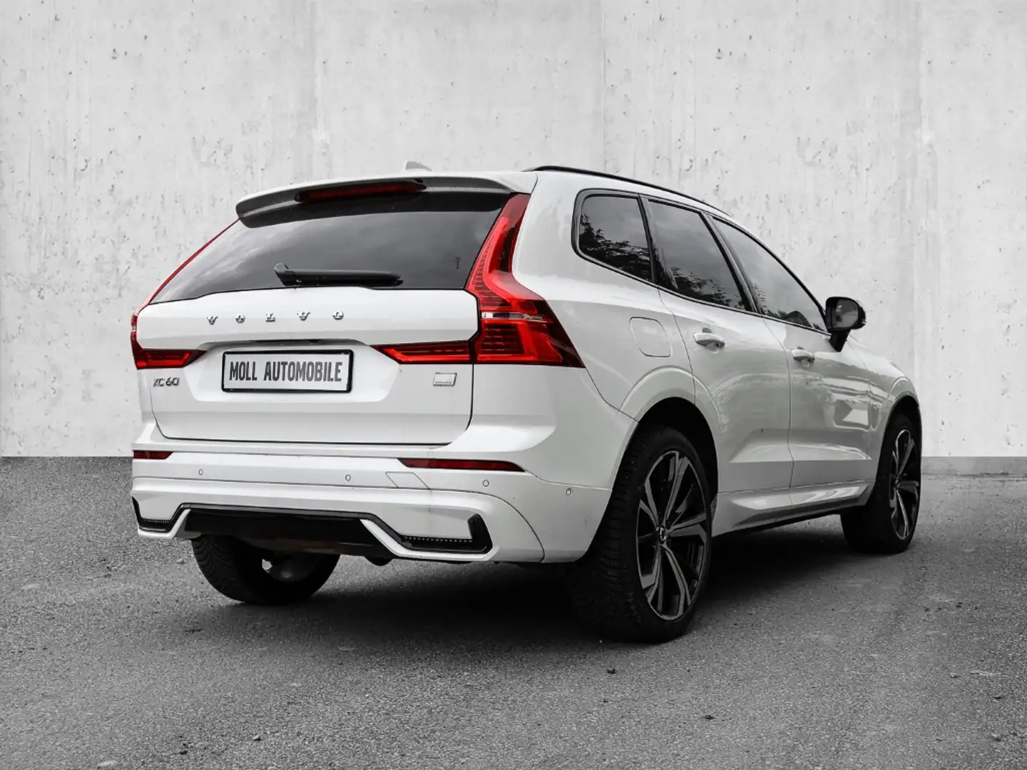 Volvo XC60 Ultimate Dark Recharge Plug-In Hybrid AWD T8 Twin Weiß - 2