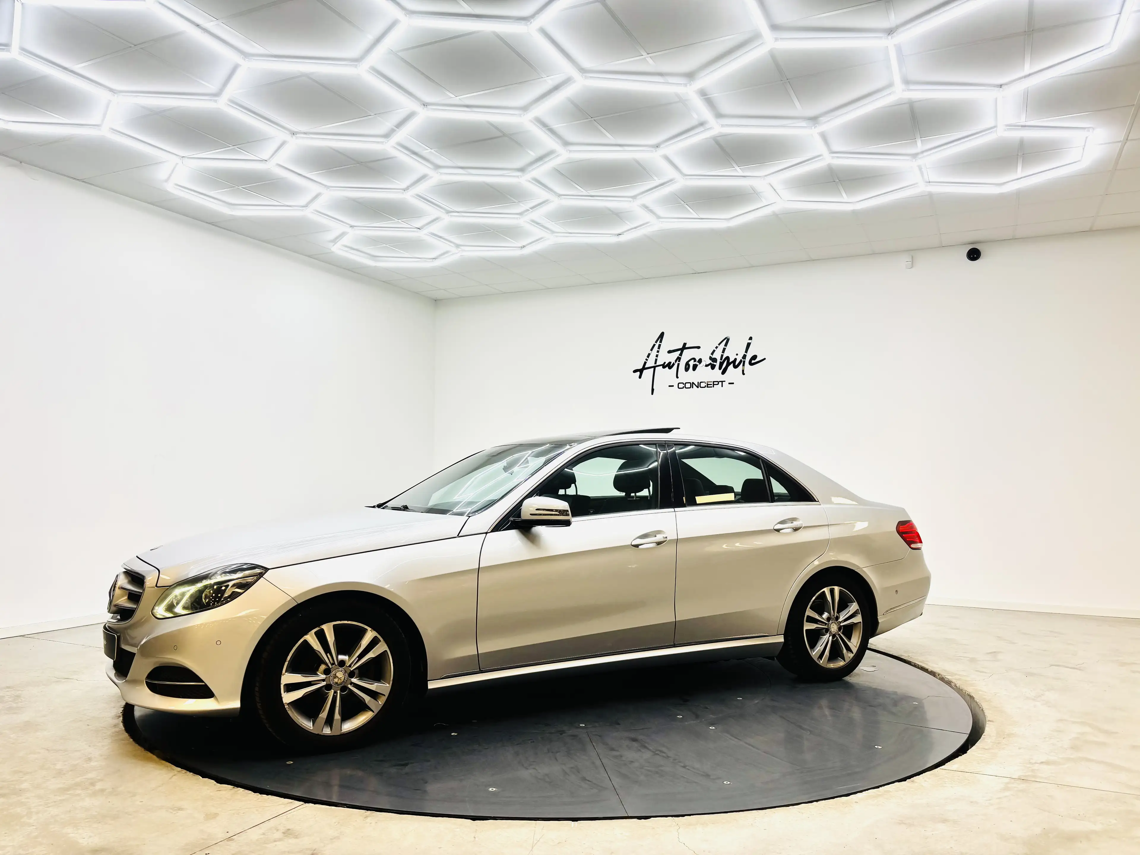 Mercedes-Benz E 220 ✅1AN GARANTIE✅PANO✅CAMERA DE RECUL✅CUIR✅LED — photo 8
