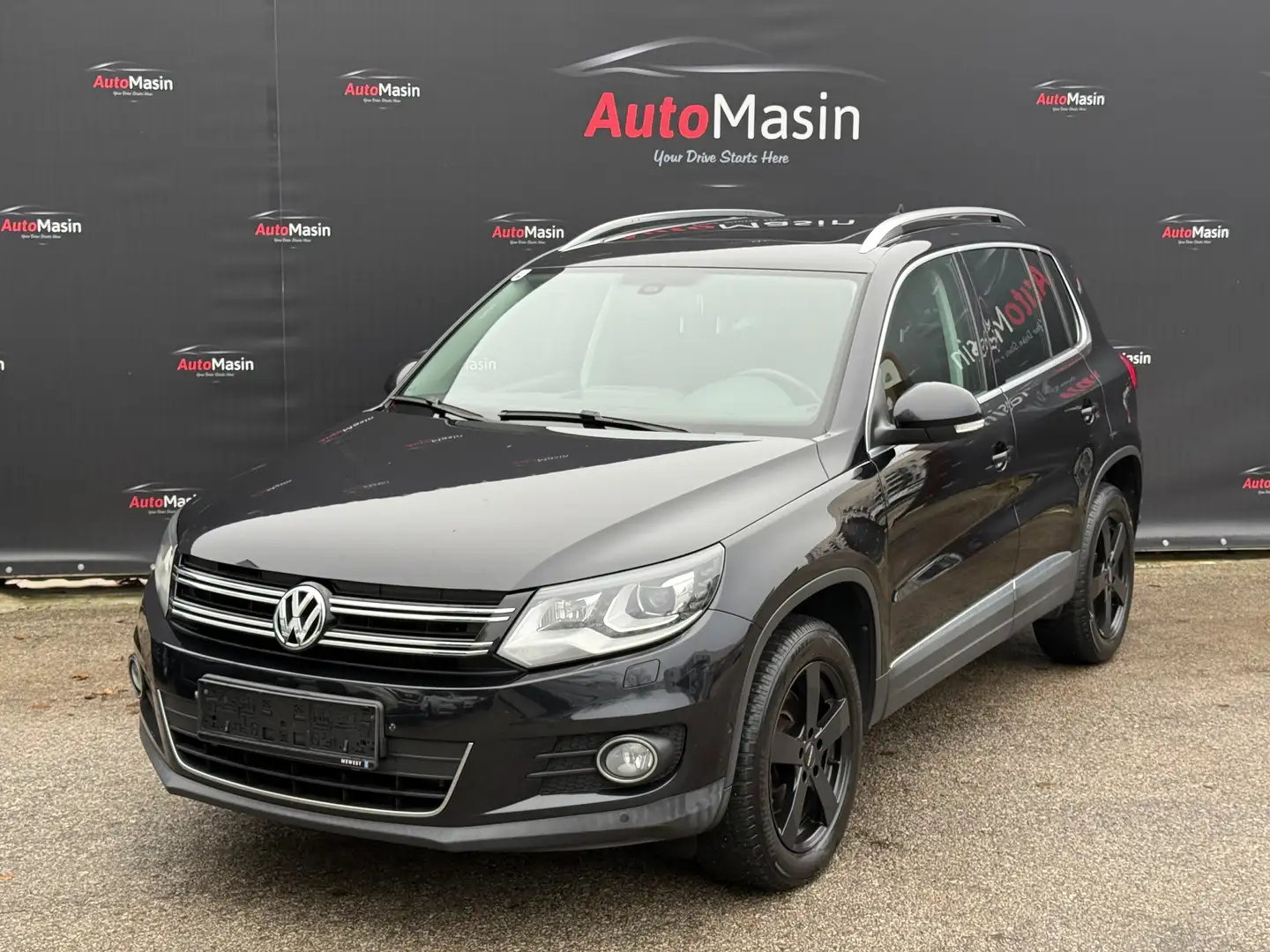 Volkswagen Tiguan Sport 2.0 TDI DSG 4Motion Schwarz - 1