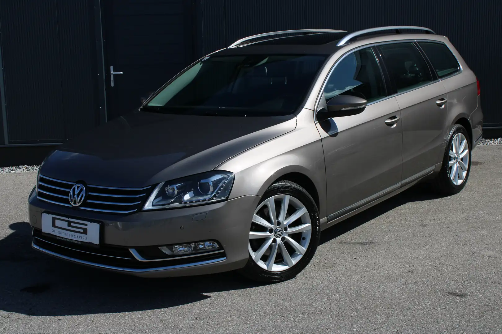 Volkswagen Passat Variant Highline SKY* - 2
