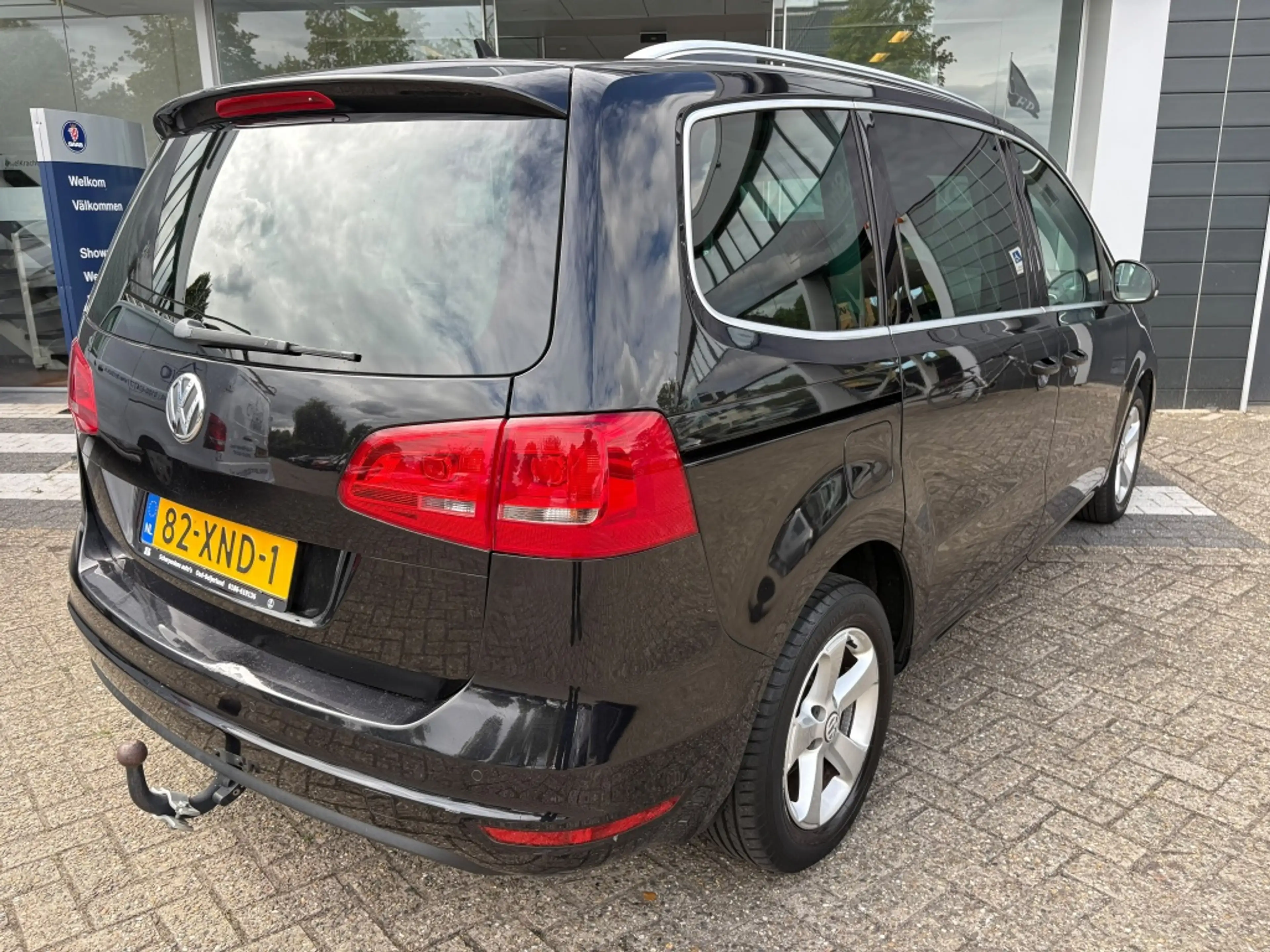 Volkswagen Sharan 2.0 TSI Highline 7p Trekhaak 200PK Pano Cruise Con — photo 4