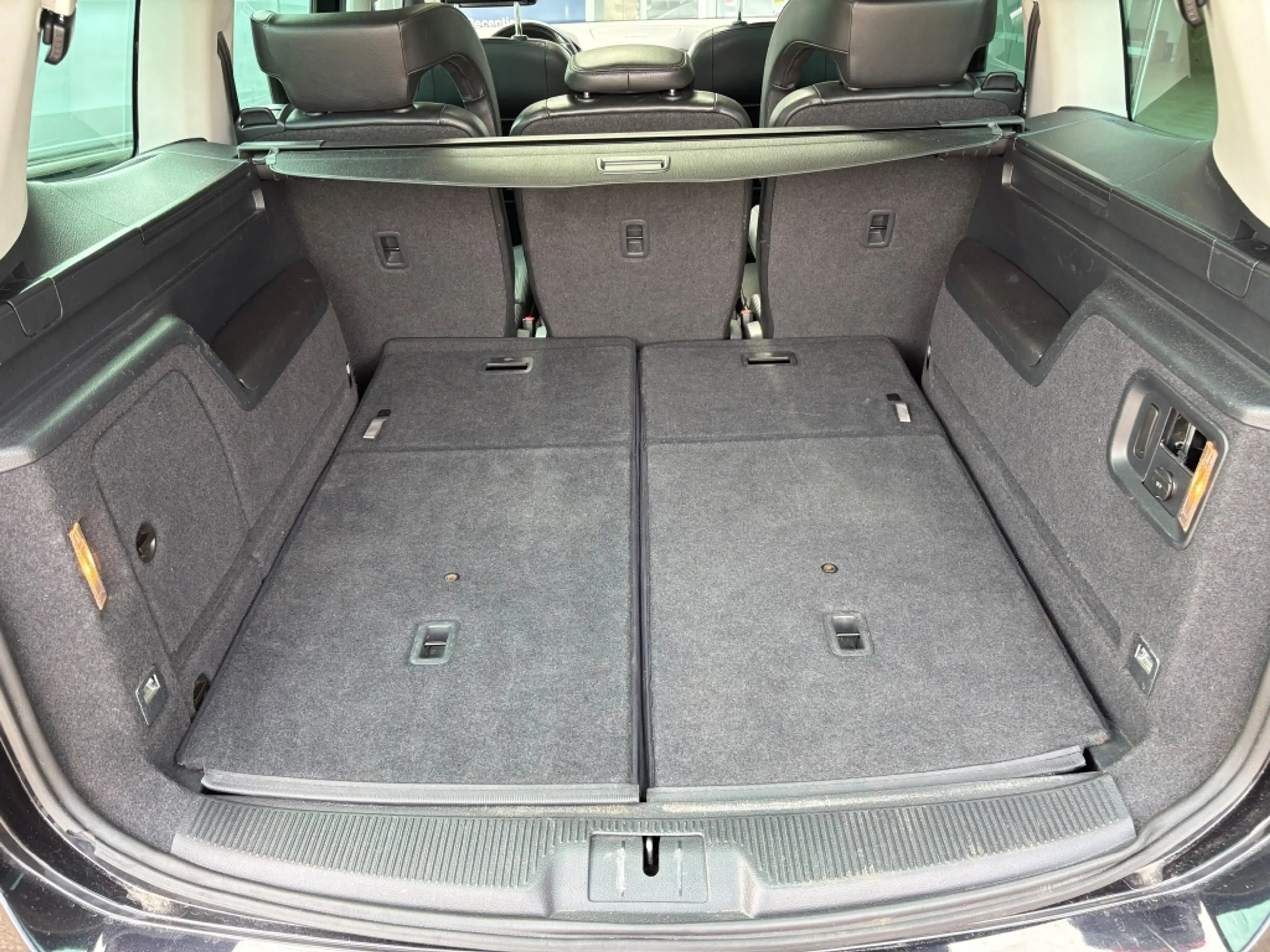 Volkswagen Sharan 2.0 TSI Highline 7p Trekhaak 200PK Pano Cruise Con — photo 34