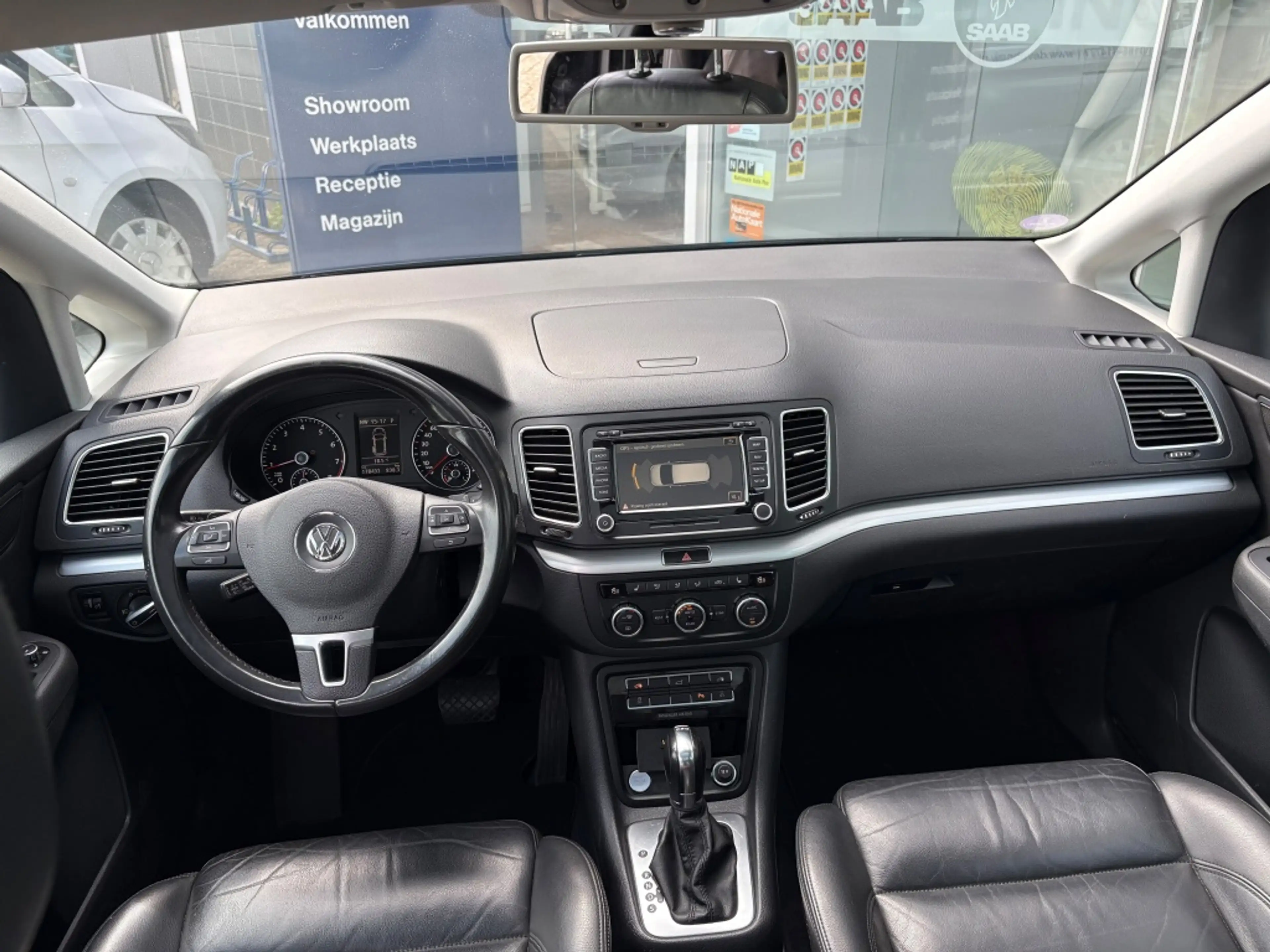 Volkswagen Sharan 2.0 TSI Highline 7p Trekhaak 200PK Pano Cruise Con — photo 7
