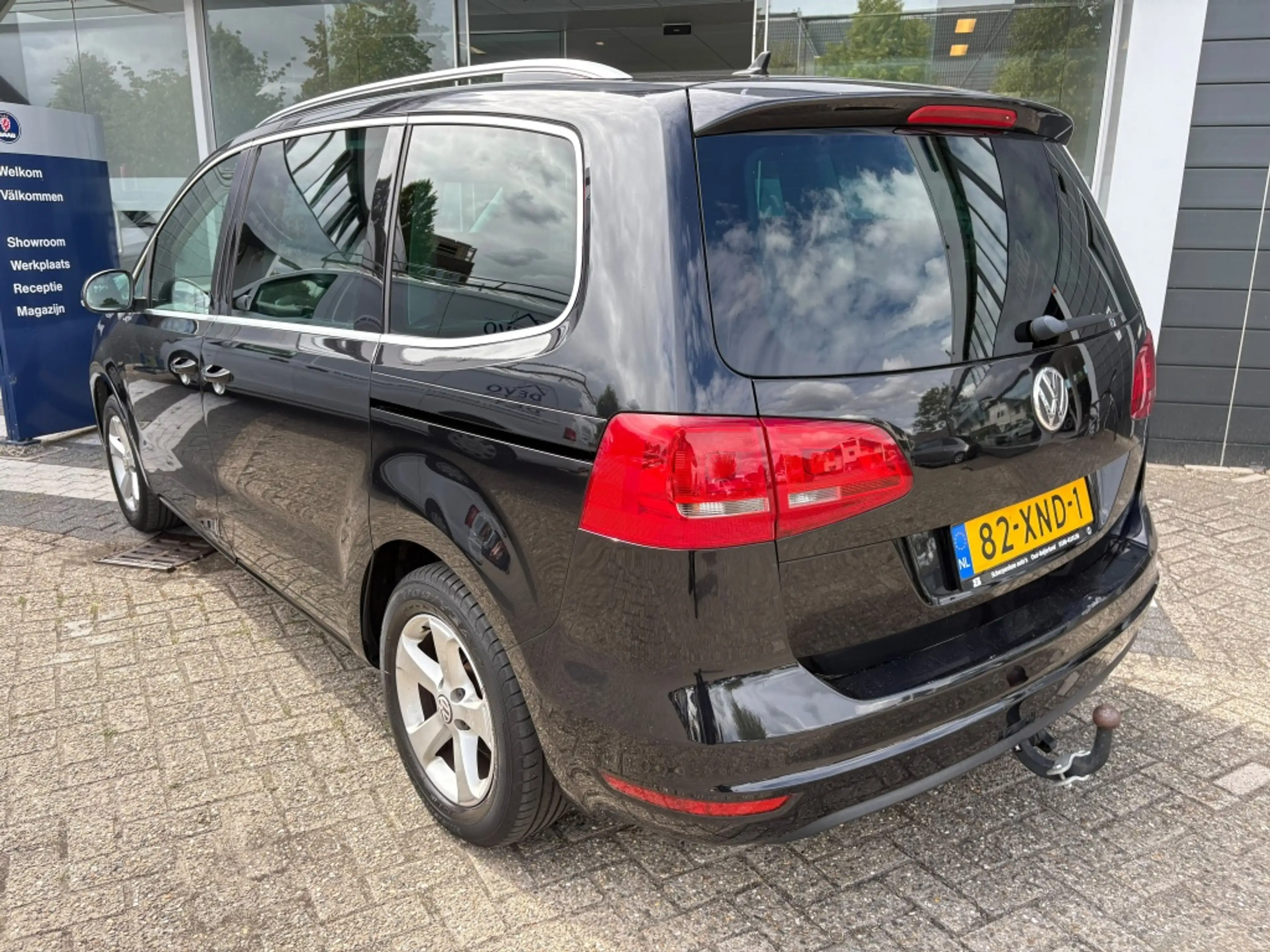 Volkswagen Sharan 2.0 TSI Highline 7p Trekhaak 200PK Pano Cruise Con — photo 3