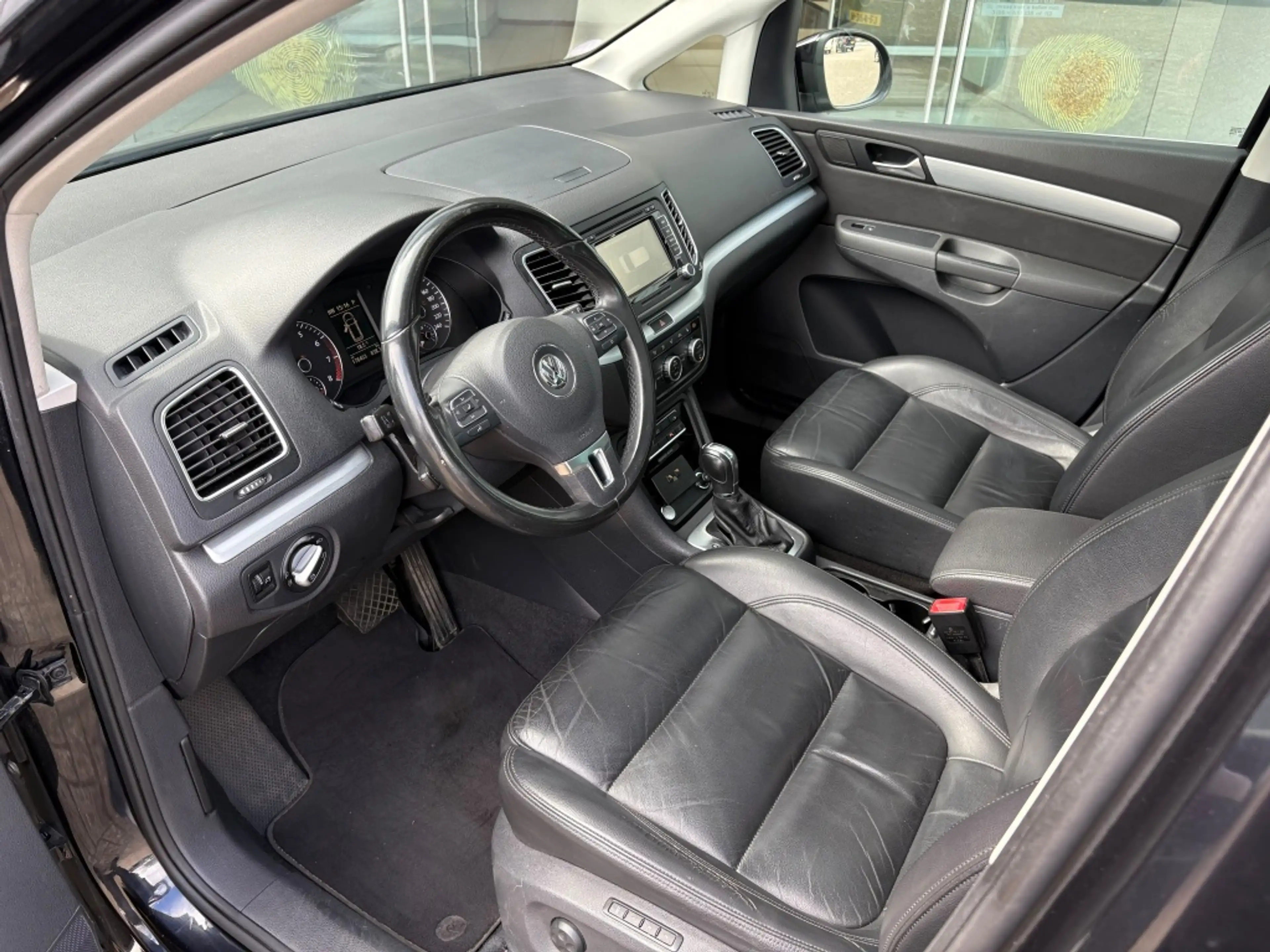 Volkswagen Sharan 2.0 TSI Highline 7p Trekhaak 200PK Pano Cruise Con — photo 36