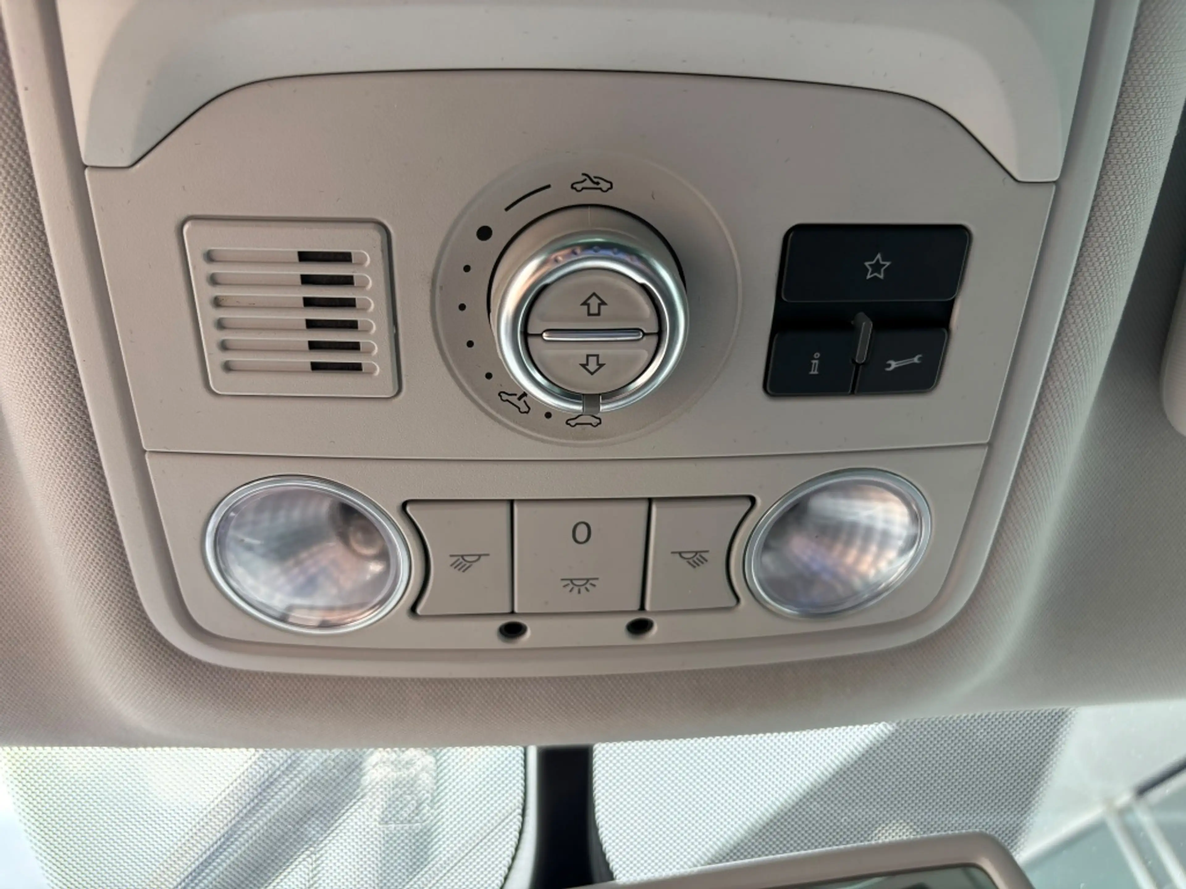 Volkswagen Sharan 2.0 TSI Highline 7p Trekhaak 200PK Pano Cruise Con — photo 28