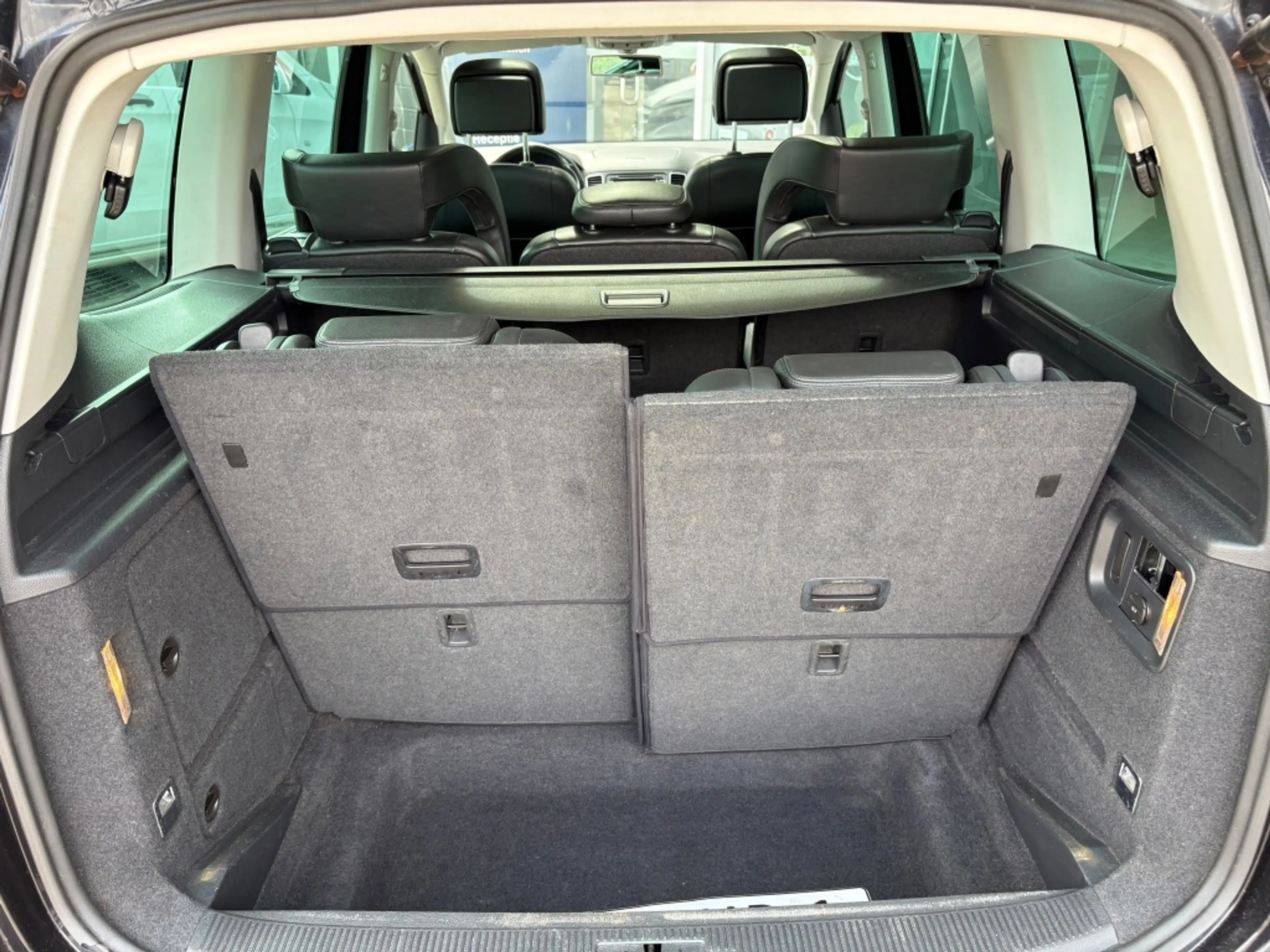 Volkswagen Sharan 2.0 TSI Highline 7p Trekhaak 200PK Pano Cruise Con — photo 11