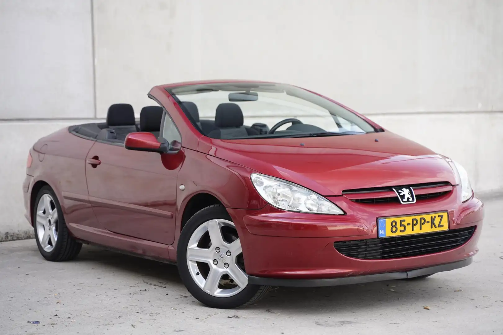 Peugeot 307 CC 2.0-16V 136pk, Cabrio, Airco, NAP Red - 2