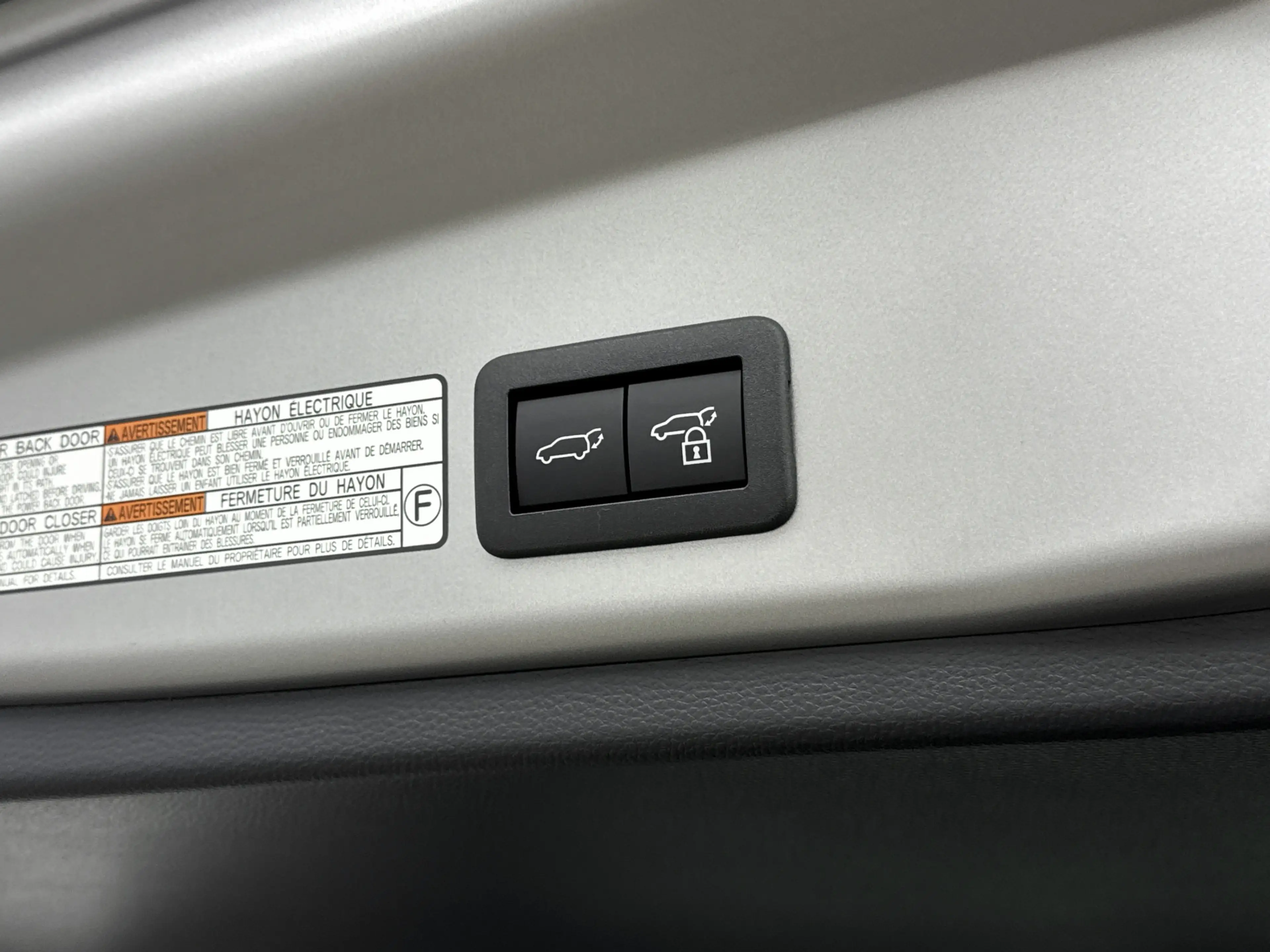 Toyota Corolla Cross Hybrid 180 Dynamic | Apple Carplay & Android Auto — photo 9