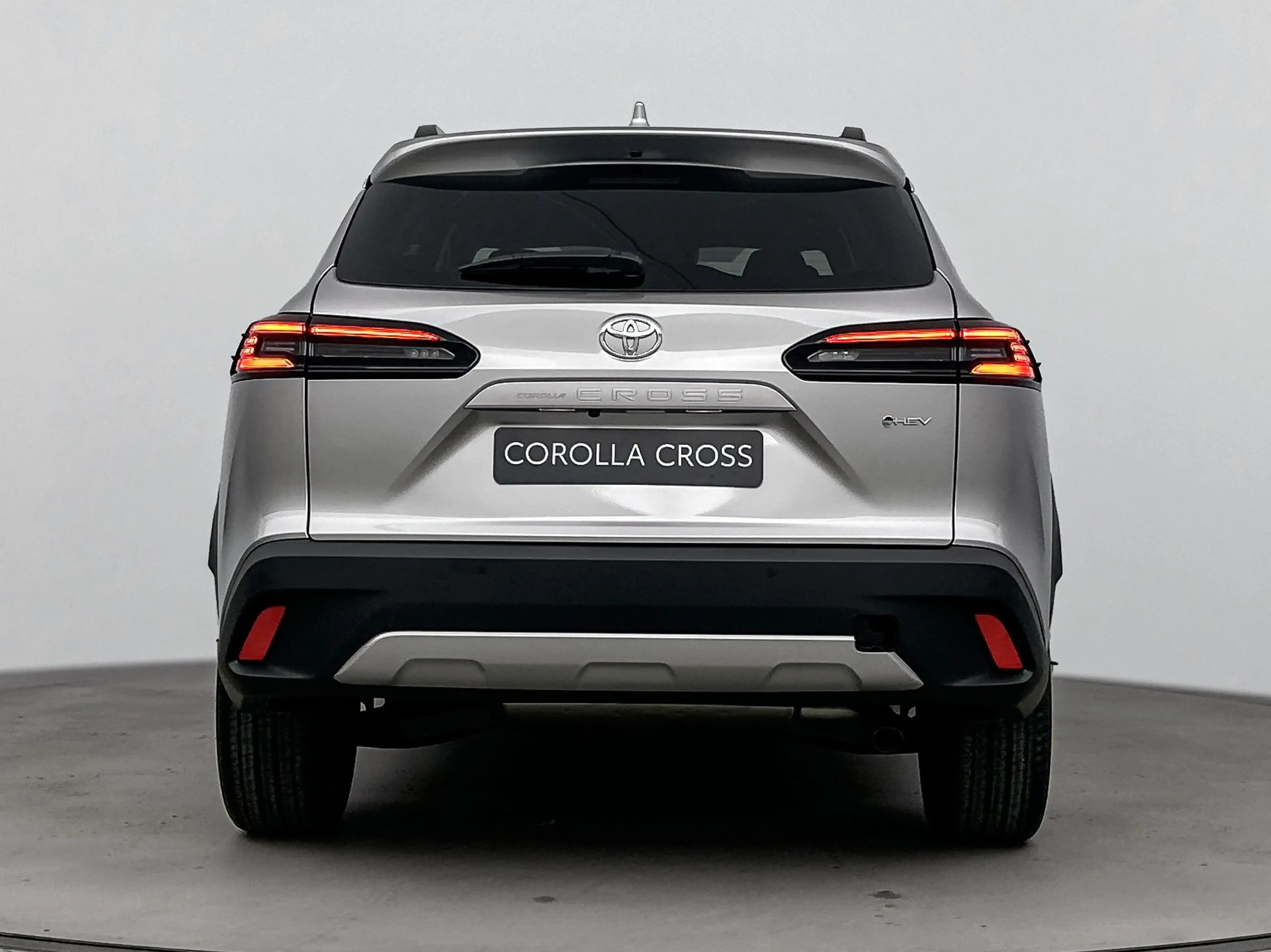 Toyota Corolla Cross Hybrid 180 Dynamic | Apple Carplay & Android Auto — photo 6