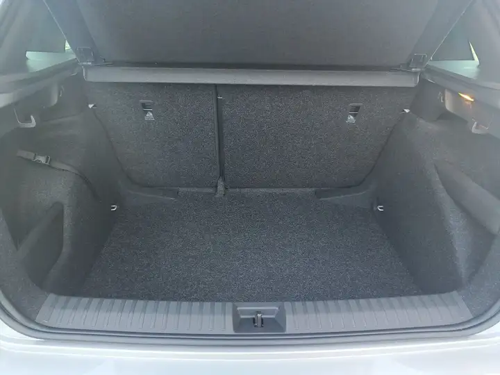 Škoda Kamiq 1.5 TSI DSG PLUS 2025, foto 17