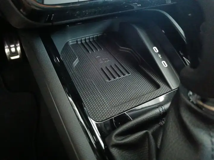 Škoda Kamiq 1.5 TSI DSG PLUS 2025, foto 14