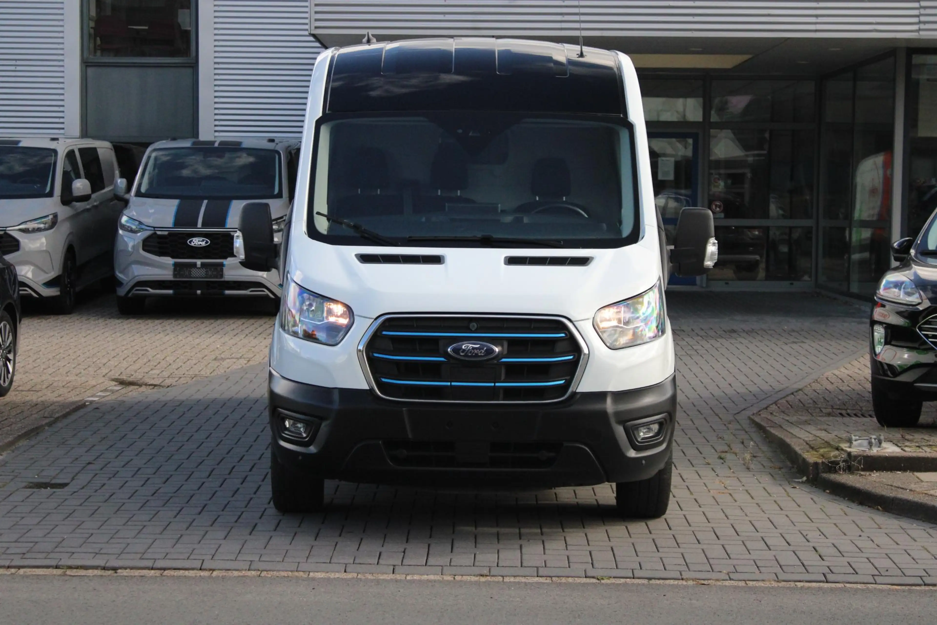 Ford E-Transit 350 L3H2 Trend 68 kWh | SCI | 184pk | Post NL Subc — photo 6