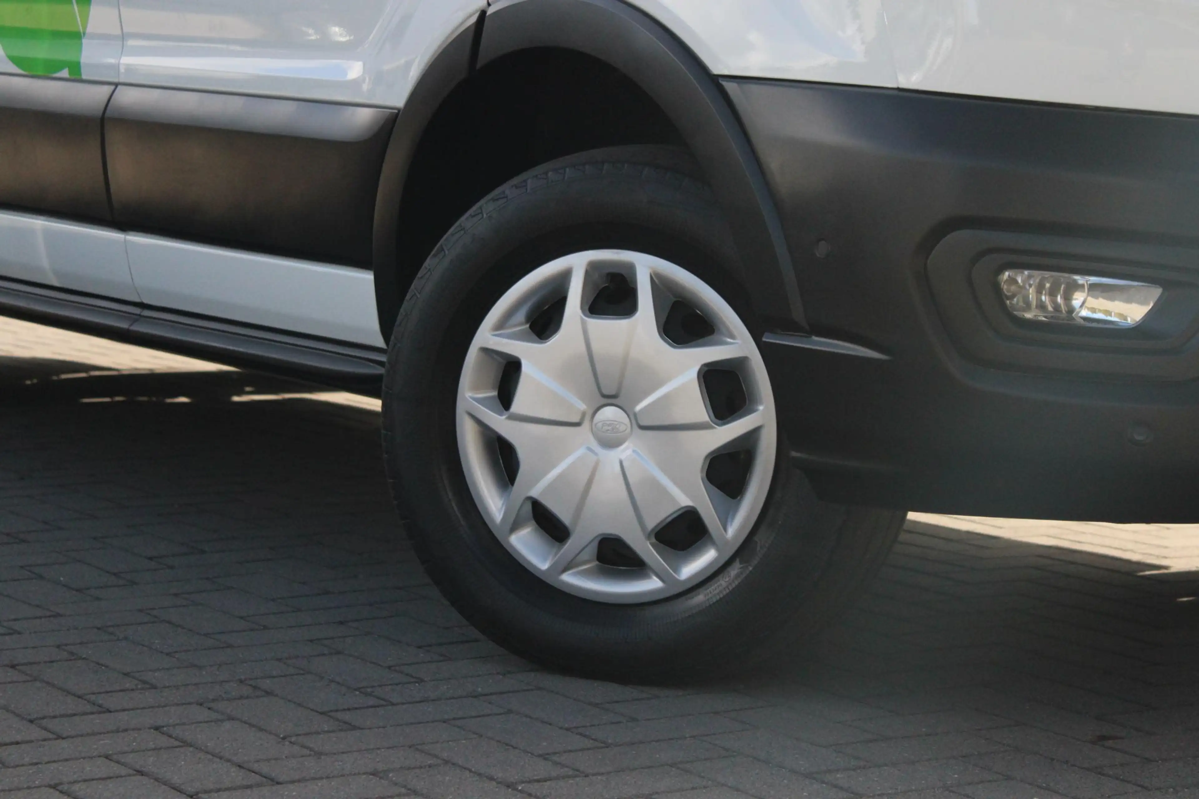 Ford E-Transit 350 L3H2 Trend 68 kWh | SCI | 184pk | Post NL Subc — photo 2