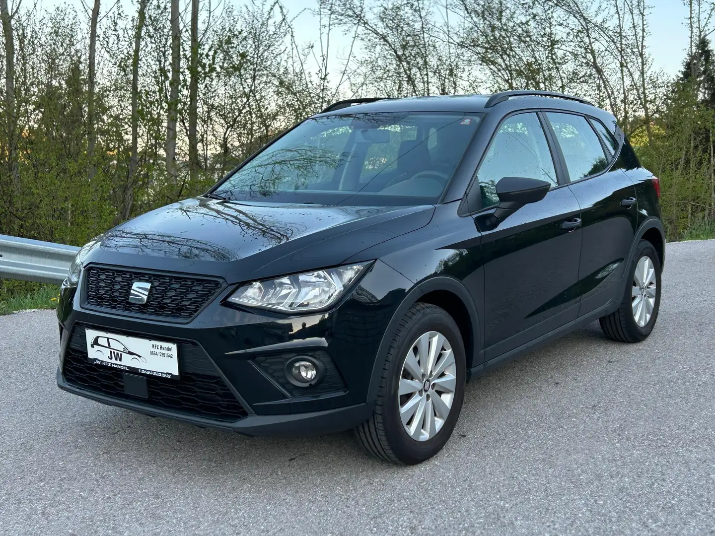 SEAT Arona 1.Besitz, *Garantie*, Service NEU Schwarz - 1