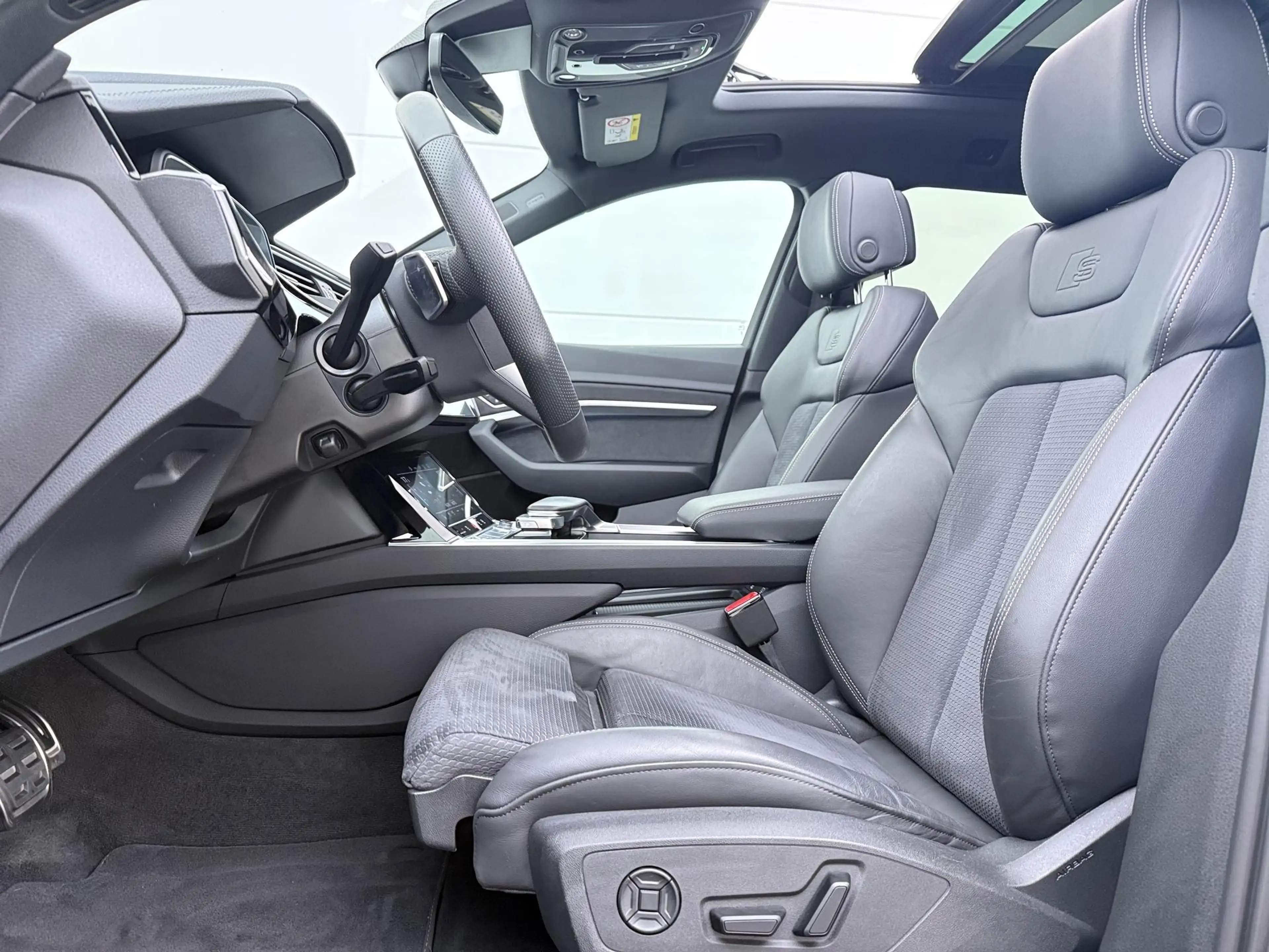 Audi Q8 e-tron 55 Quattro S-line 115 kWh | Pano Dak | Luchtvering — photo 4