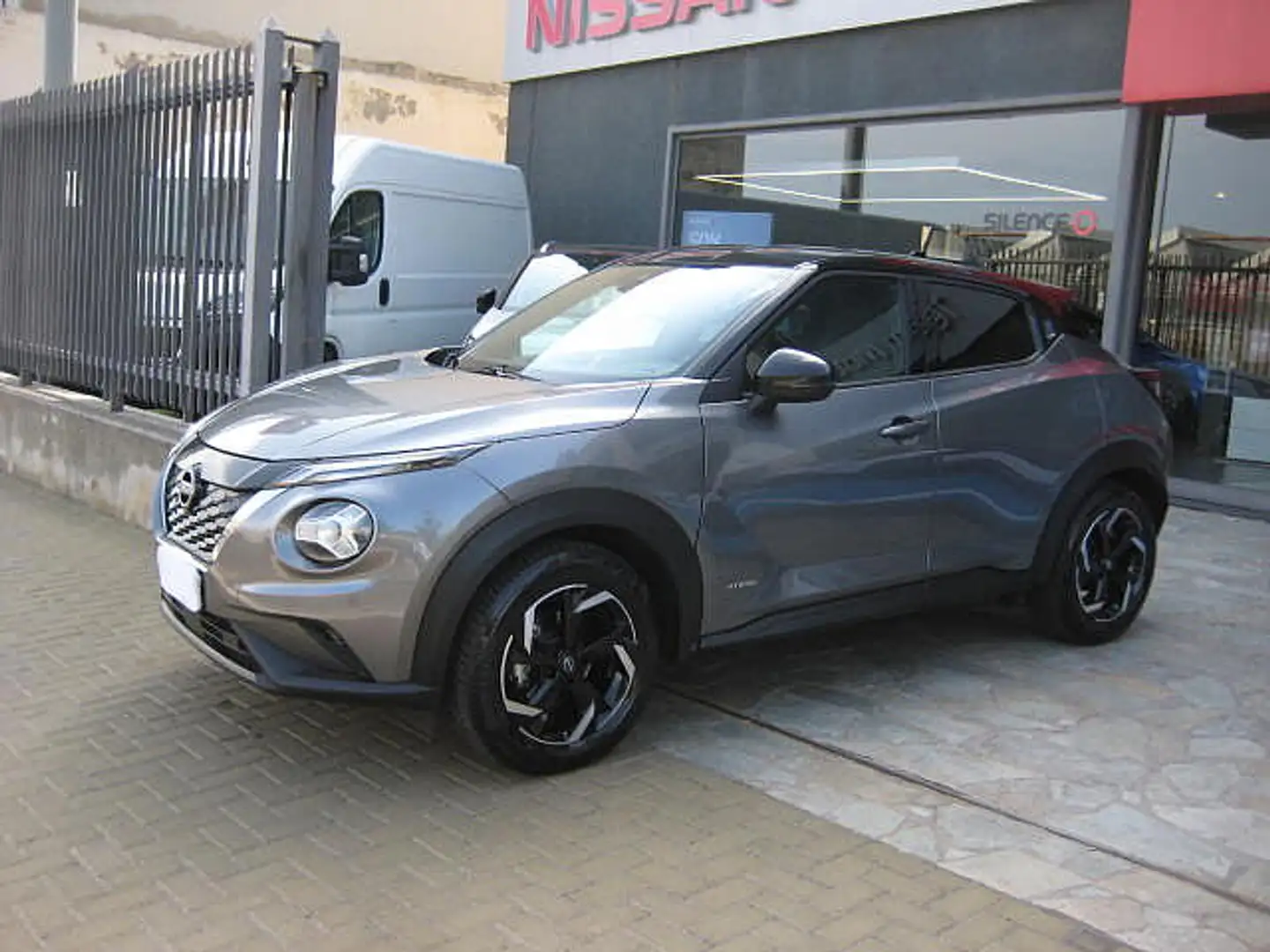 Nissan Juke 2ª serie 1.6 HEV N-Connecta Gris - 2