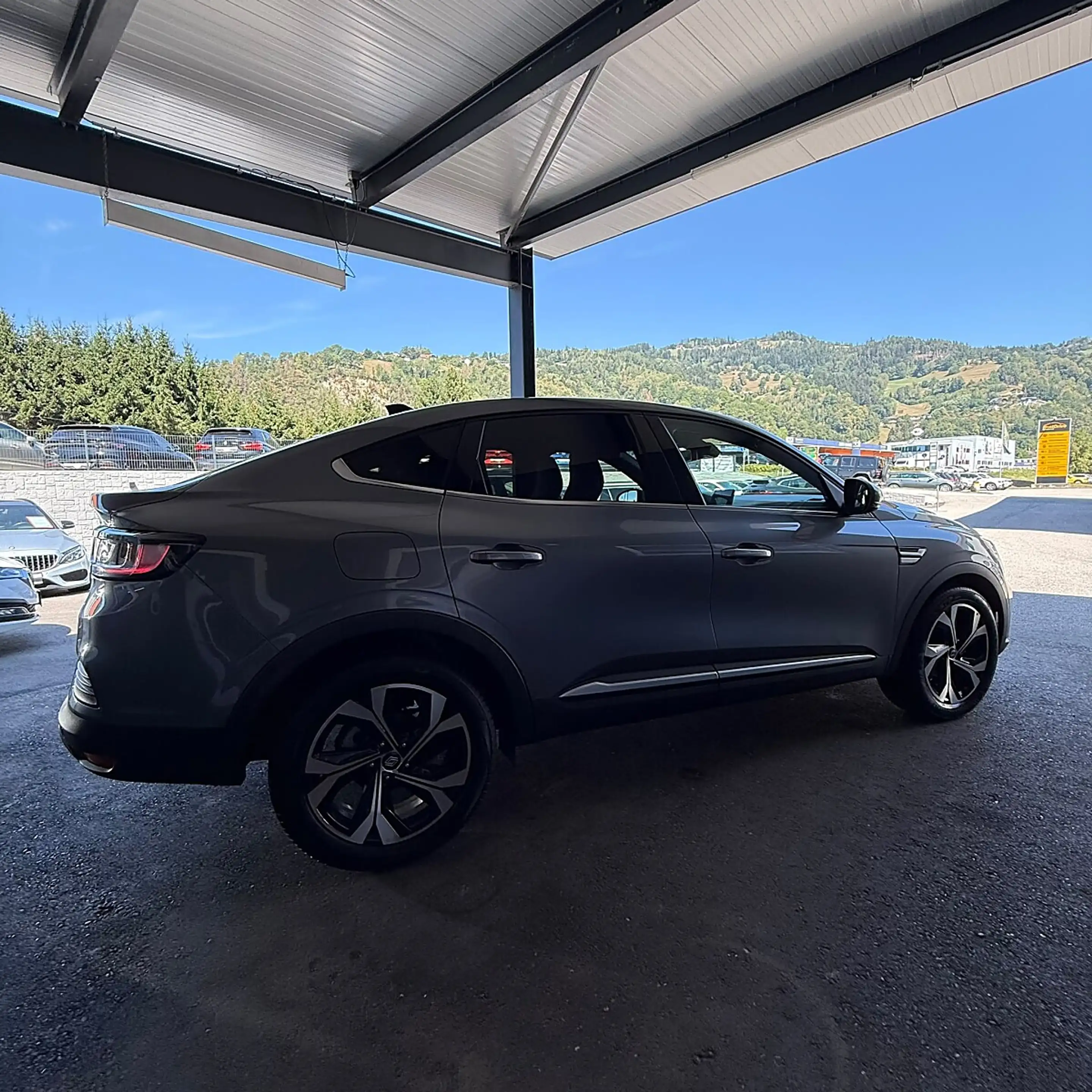 Renault Arkana E-Tech Hybrid 145 Techno Aut. — photo 4