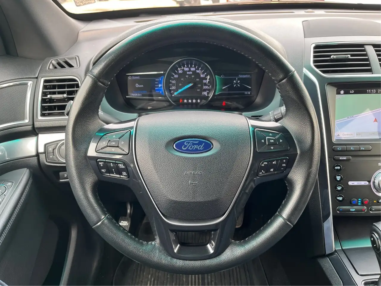 Ford Explorer photo Ford Explorer