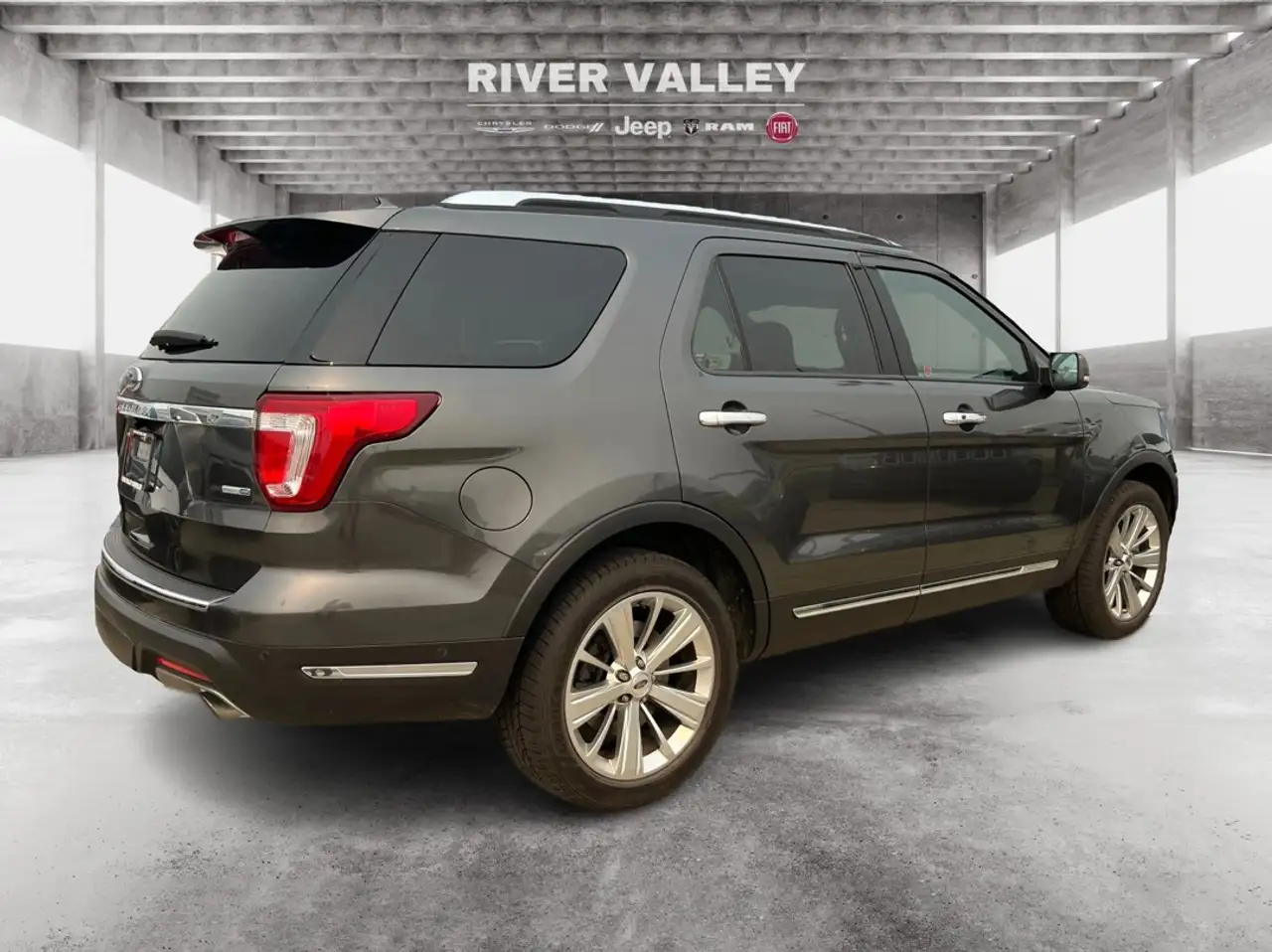 Ford Explorer photo Ford Explorer