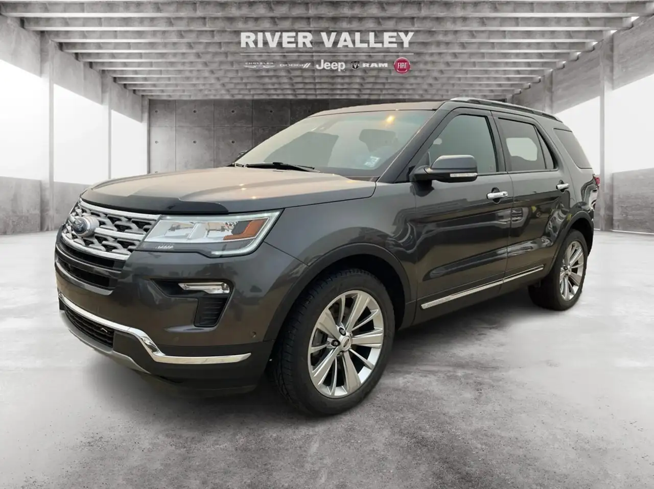 Ford Explorer photo Ford Explorer