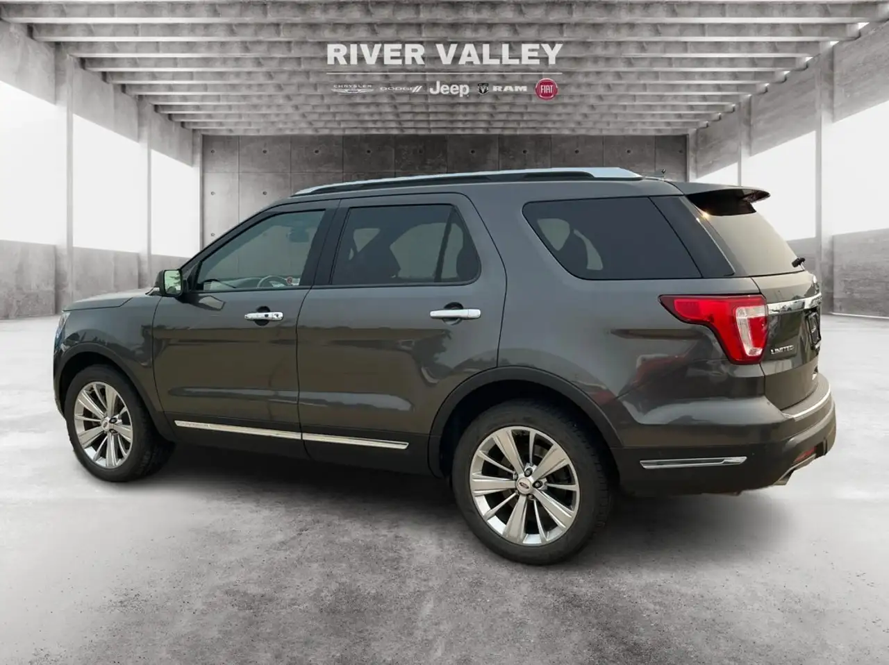 Ford Explorer photo Ford Explorer