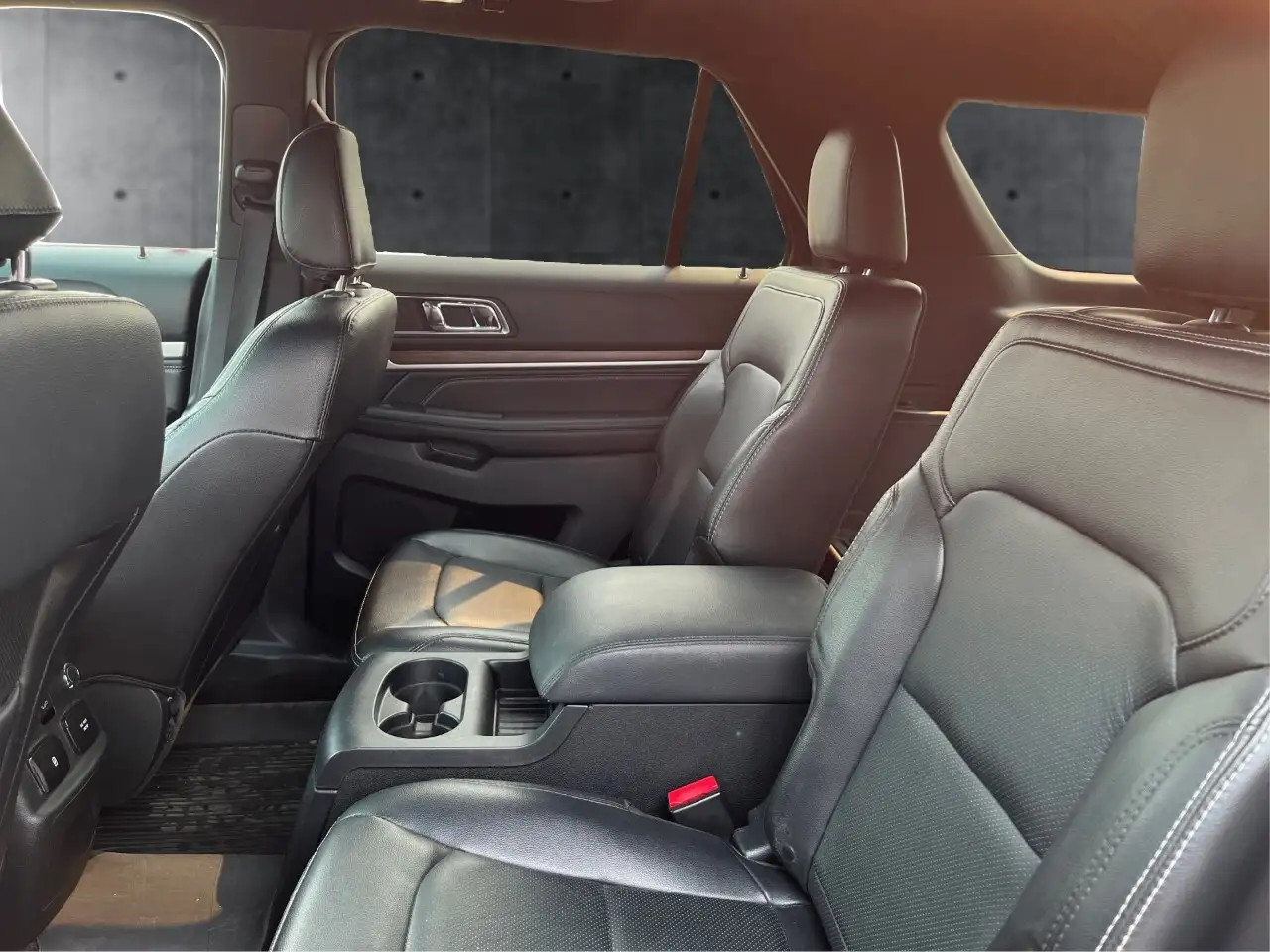 Ford Explorer photo Ford Explorer