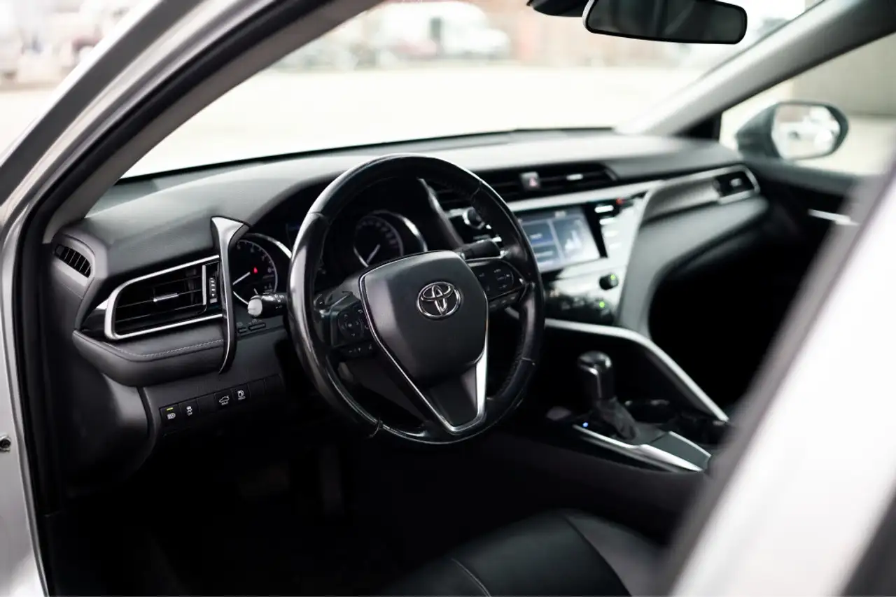 Toyota Camry снимка Toyota Camry
