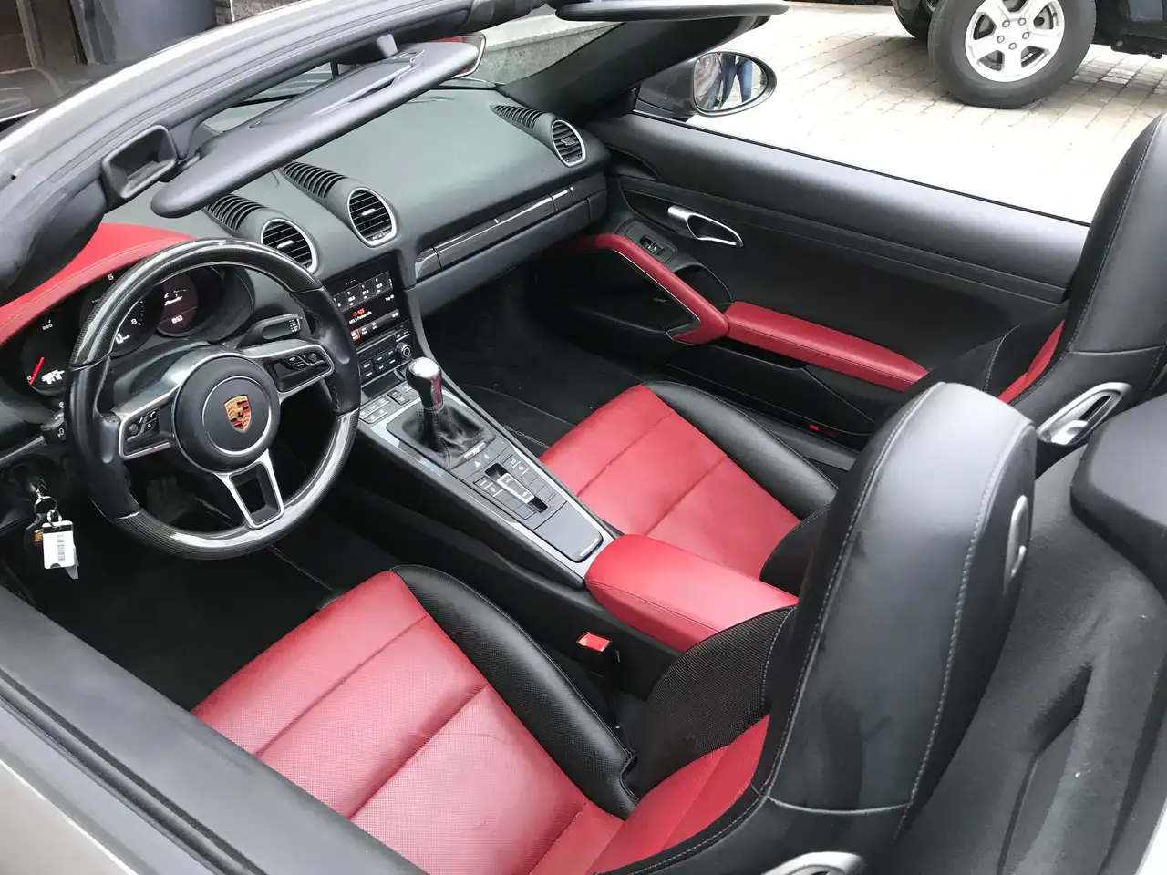 Porsche 718 Boxster снимка Porsche 718 Boxster