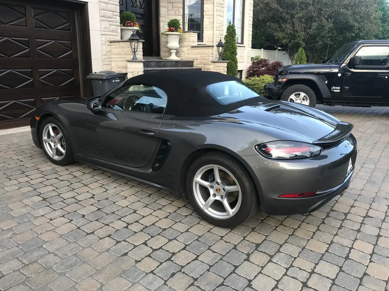 Porsche 718 Boxster снимка Porsche 718 Boxster