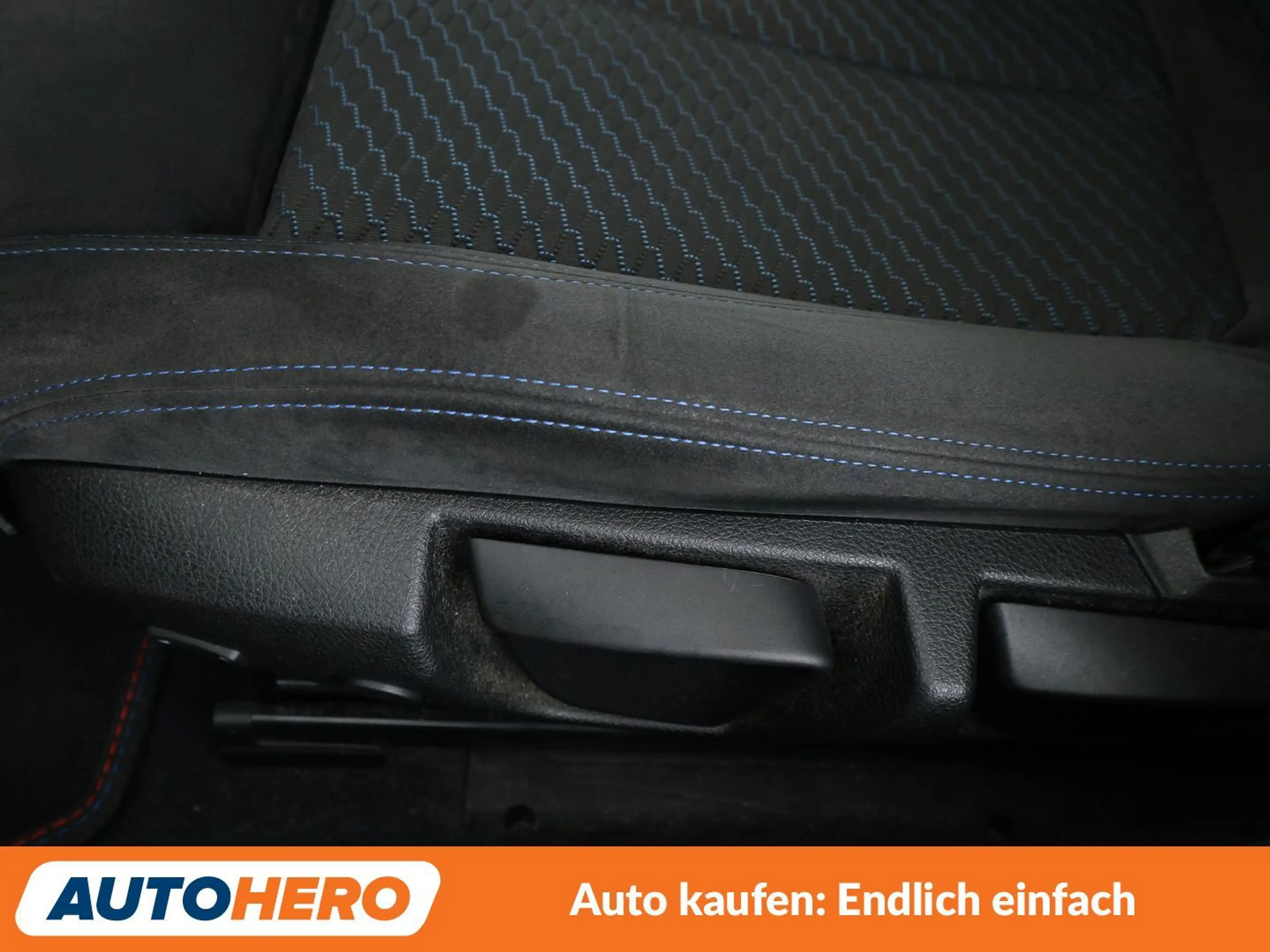 BMW 120 120i Edition M Sport Shadow Aut*NAVI*LED*TEMPO*PDC — photo 31