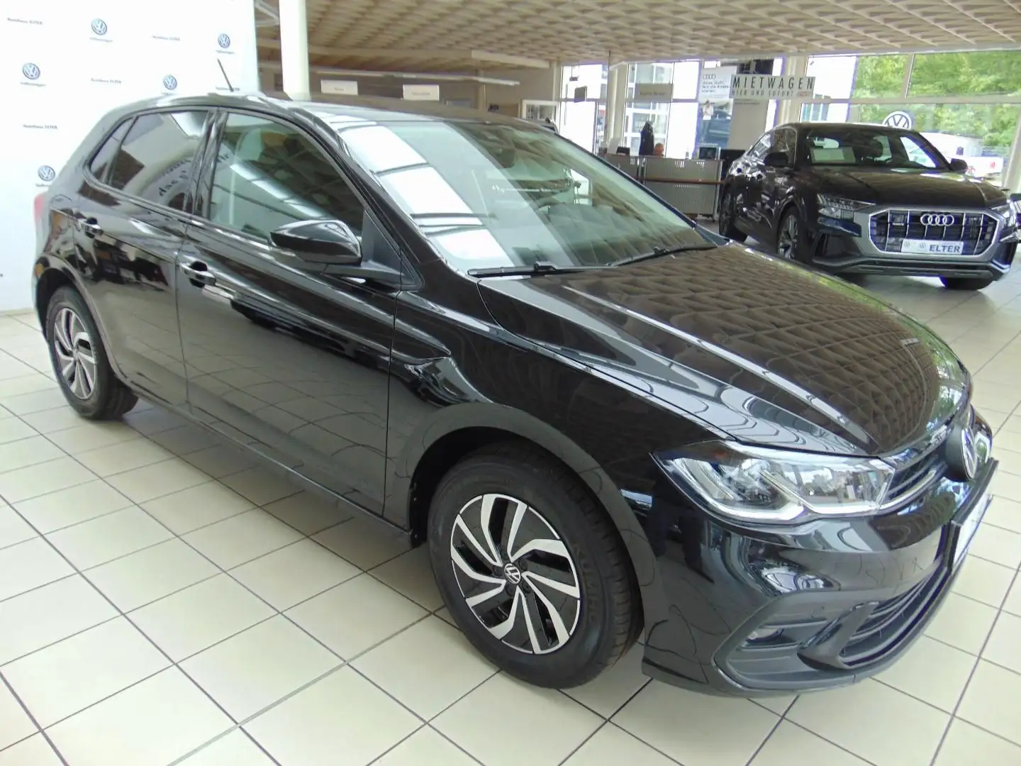 Volkswagen Polo Life 1.0 TSI Schwarz - 1