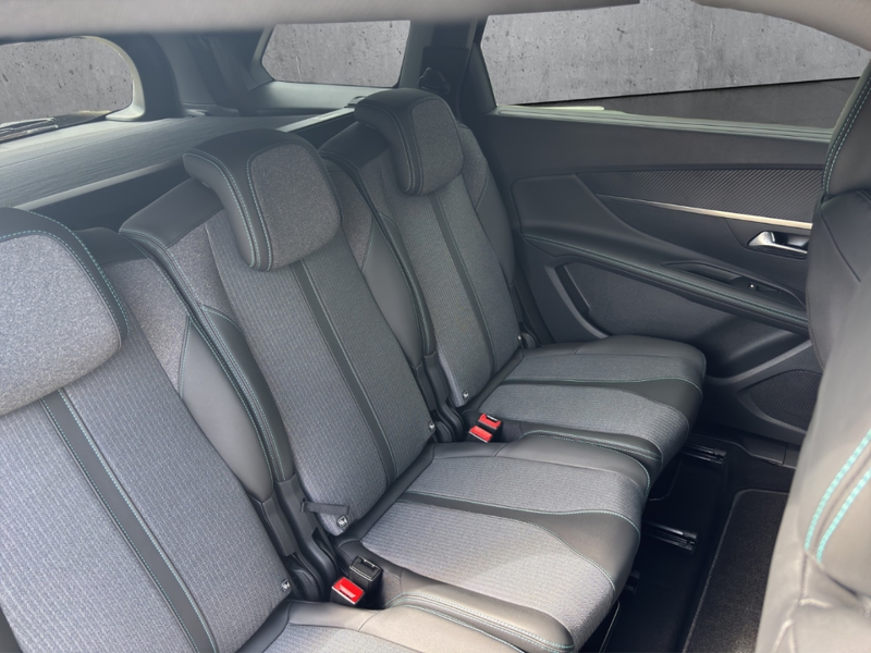 Peugeot 5008 1.2 PureTech 130 Allure Pack EAT8 7-Sitzer Navi Di — photo 14