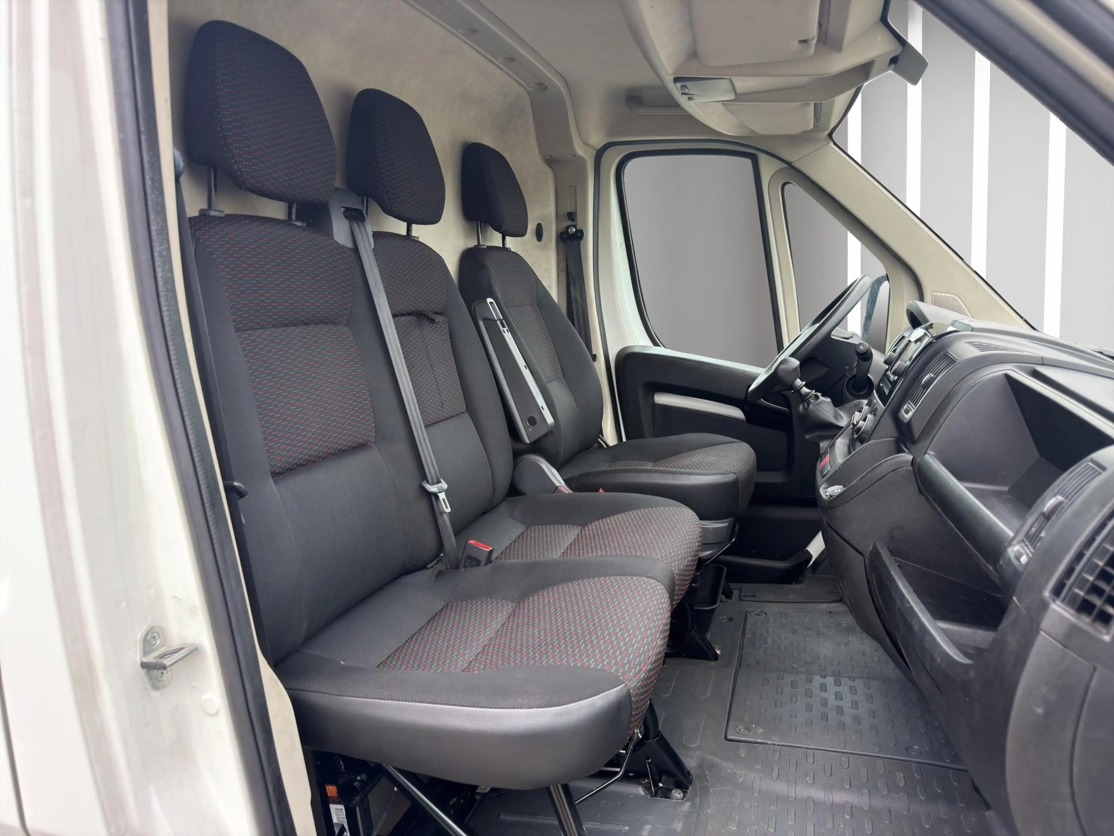 Citroen Jumper 30 2.2 BlueHDi 140 L2H2 Club Airco Camera — photo 12