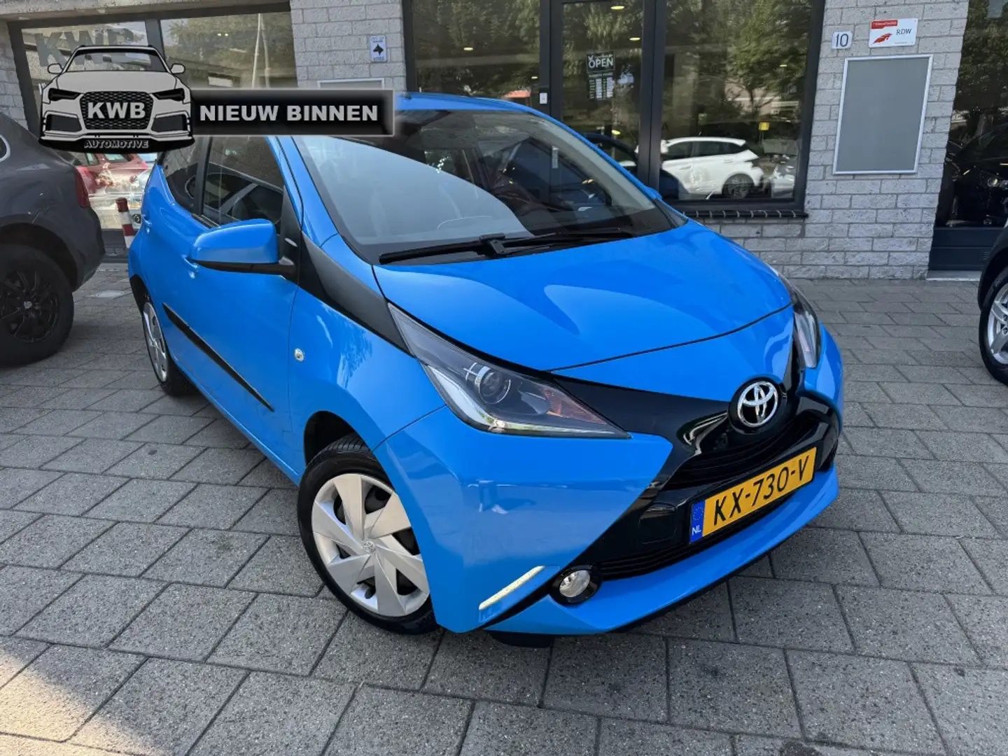 Toyota Aygo 1.0 VVT-i x-play 5Drs Camera NAP Bleu - 1