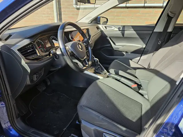Volkswagen Polo view 5