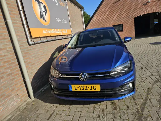 Volkswagen Polo view 2