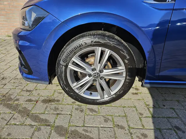 Volkswagen Polo view 4