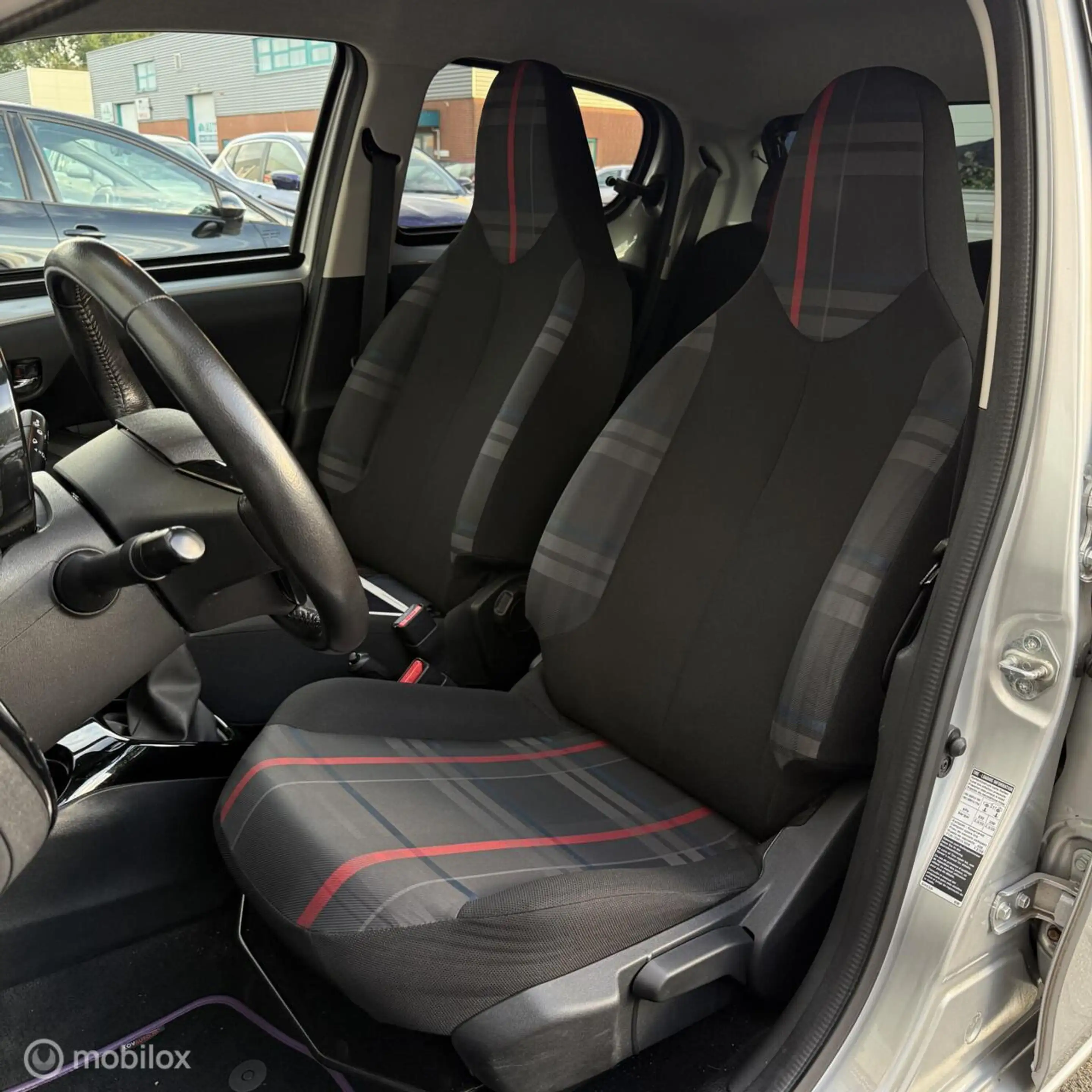 Peugeot 108 1.2 Puretech GT-Line / KEYLESS / FULL OPTION — photo 10