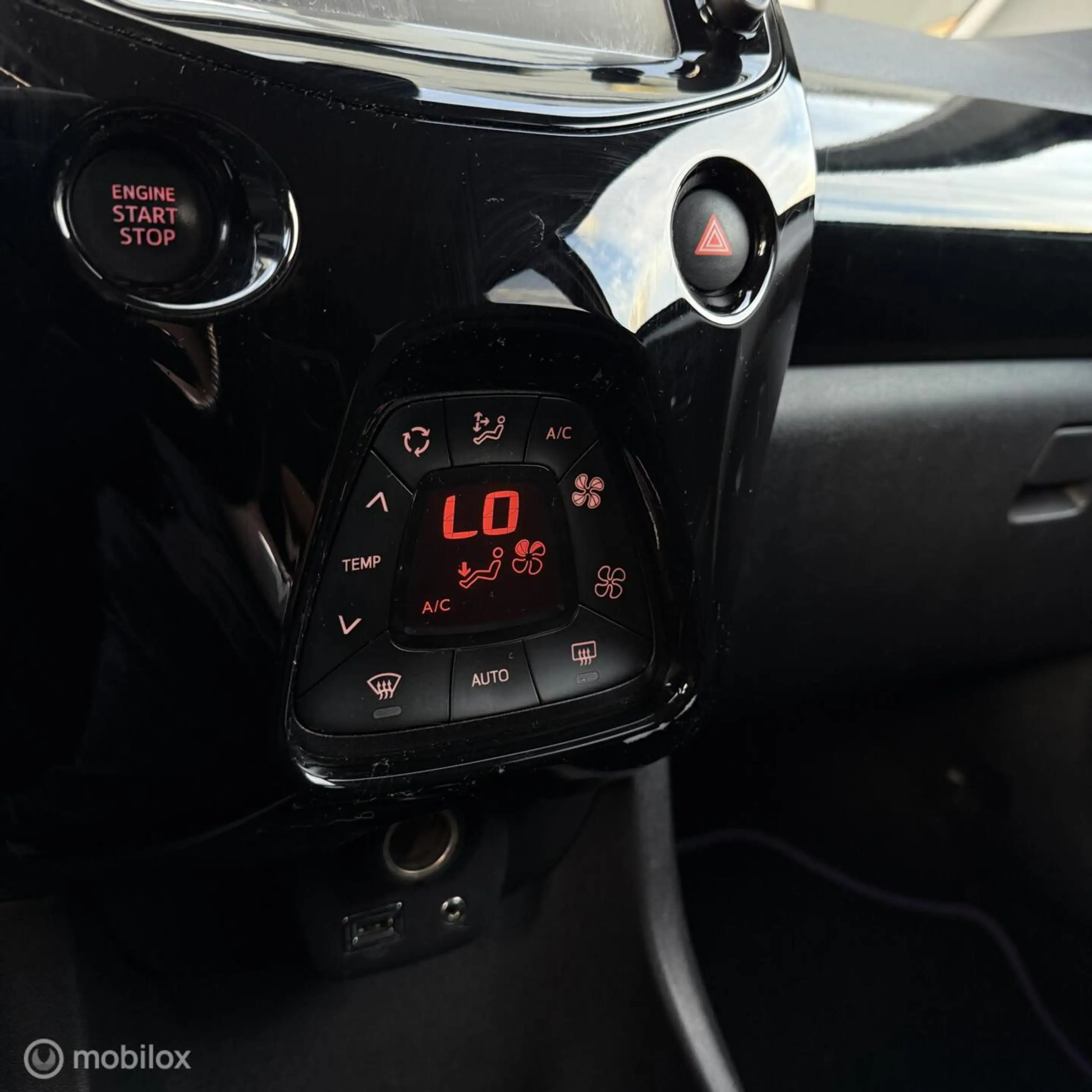 Peugeot 108 1.2 Puretech GT-Line / KEYLESS / FULL OPTION — photo 13