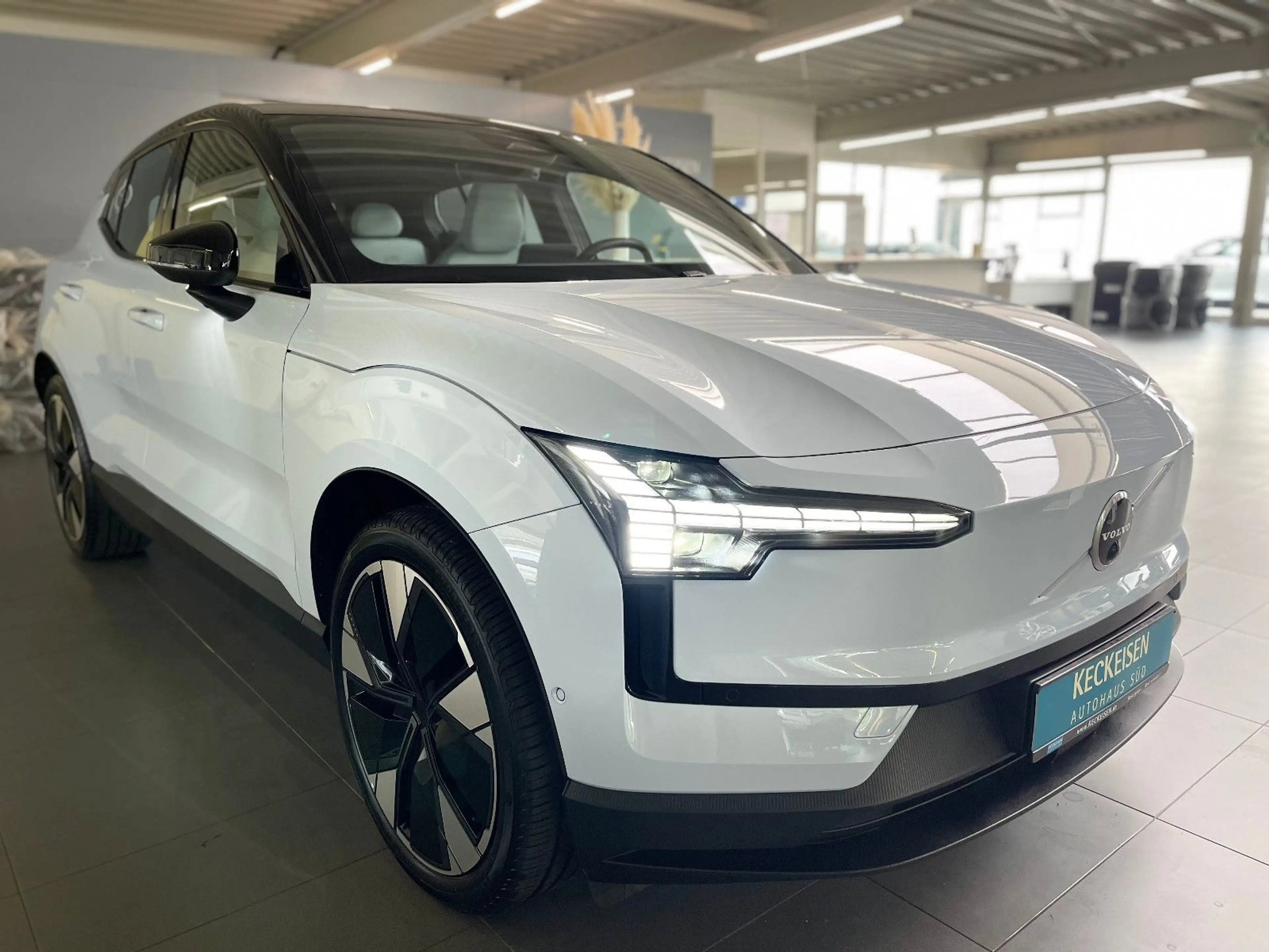 Volvo EX30 Twin Motor Performance ULTRA "Innen Breeze" — photo 3