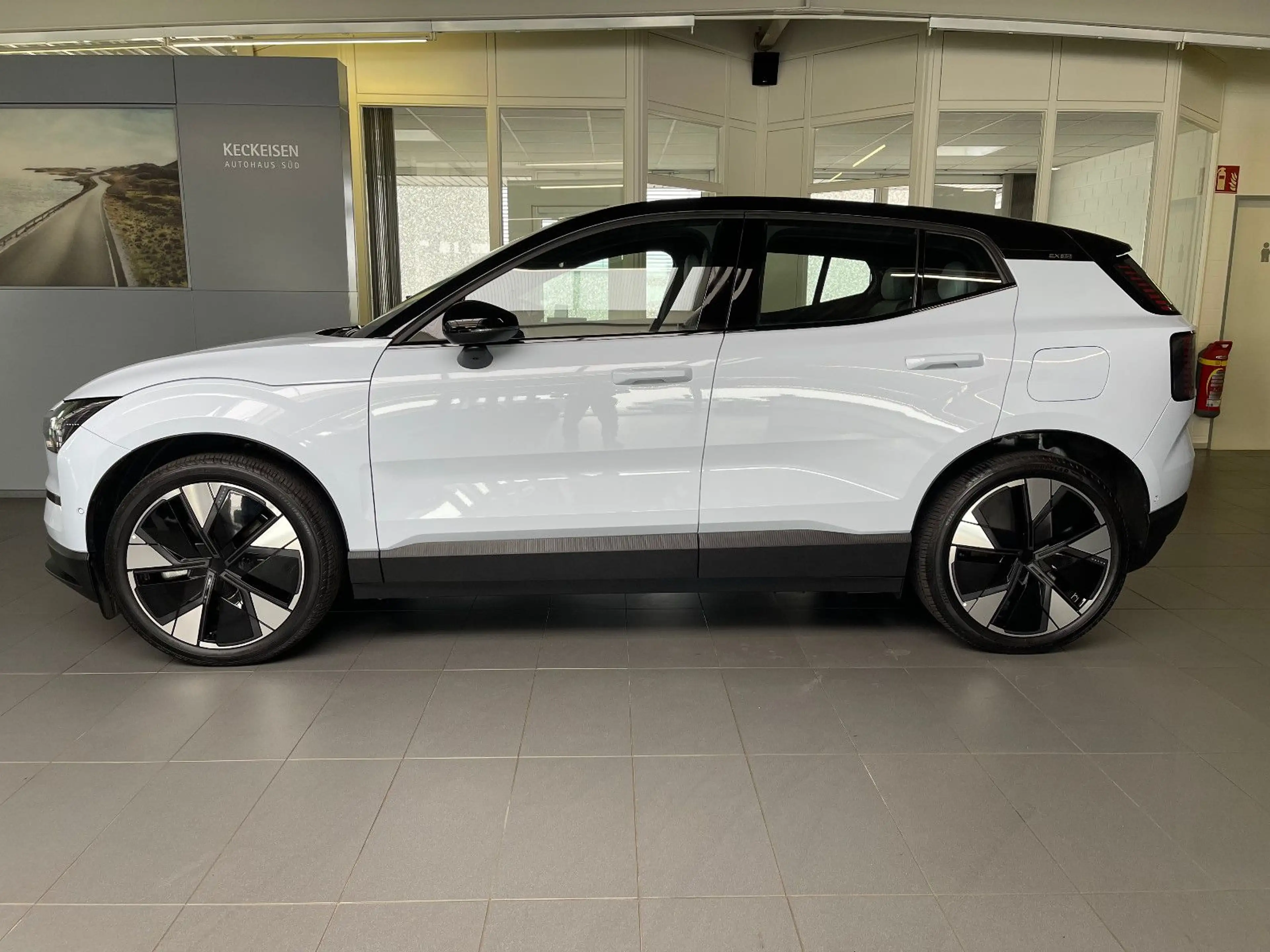 Volvo EX30 Twin Motor Performance ULTRA "Innen Breeze" — photo 7