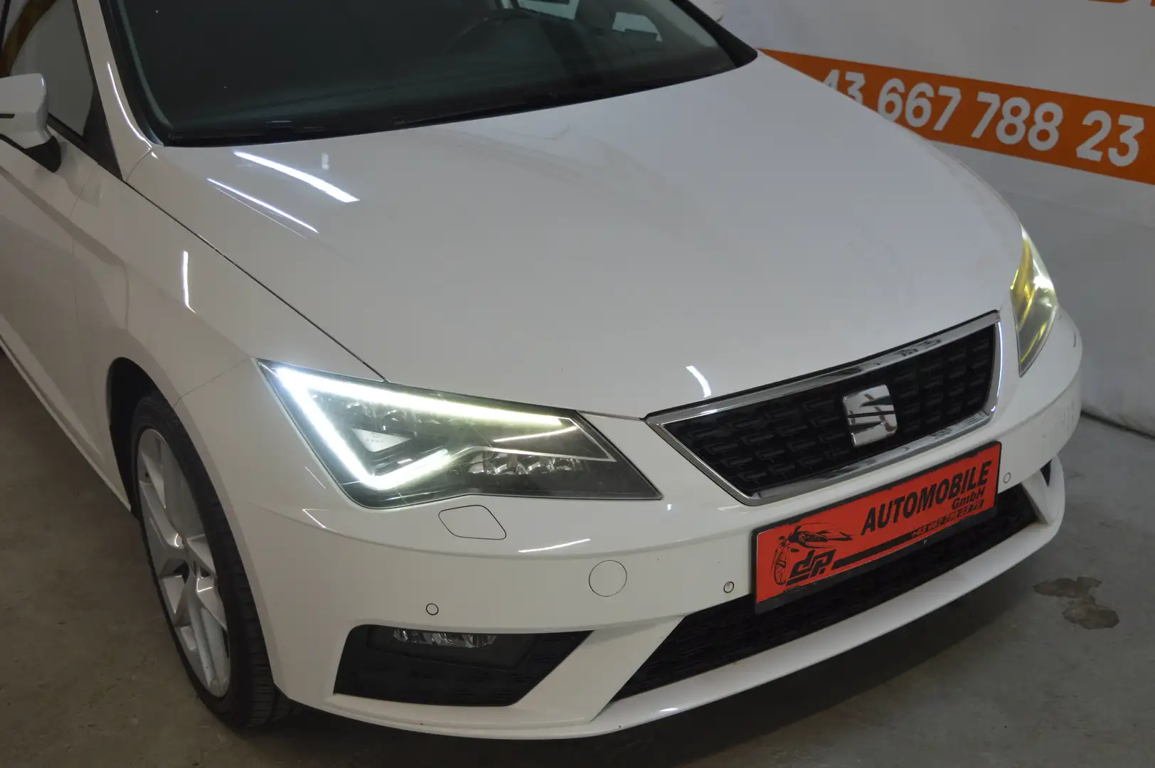SEAT Leon 1,2 TSI **2.Besitz**Xenon**kein Rost** Weiß - 2