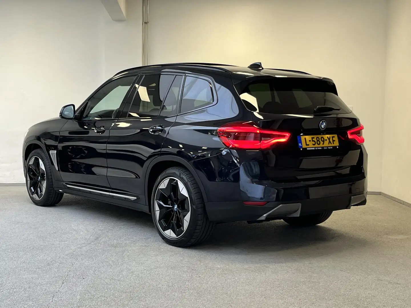 BMW iX3 Shadow line 80 kWh | 97% SOH | COGNAC LEDER | PANO Noir - 2