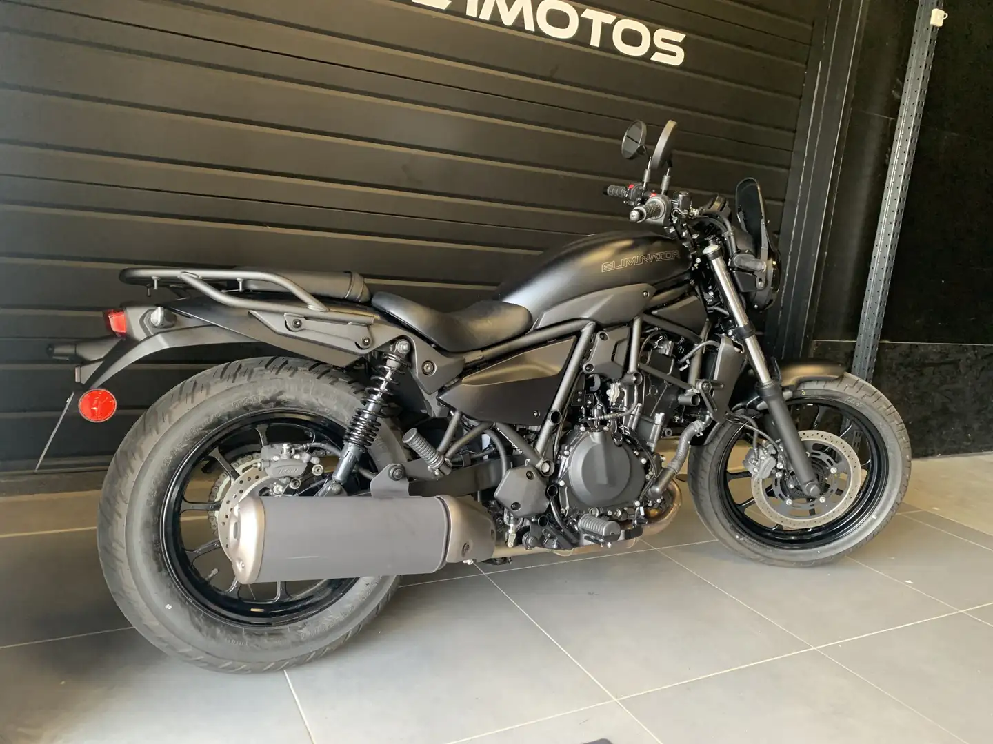 Kawasaki Eliminator 500 Noir - 2