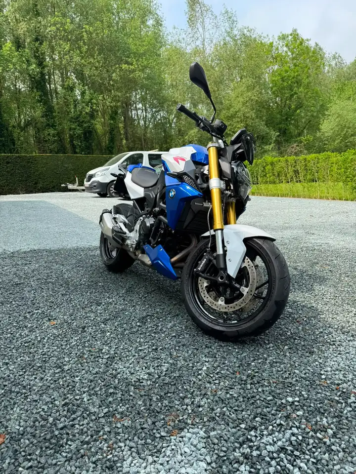 BMW F 900 R