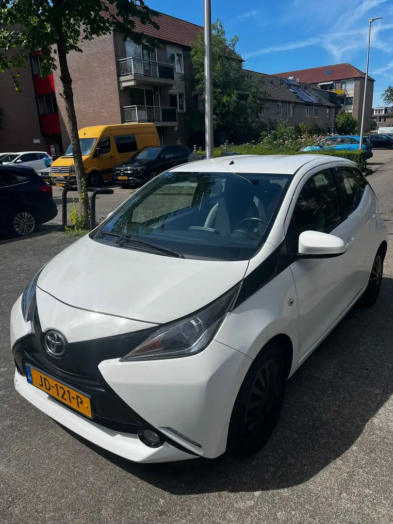 Toyota Aygo Aygo x-play Wit - 2