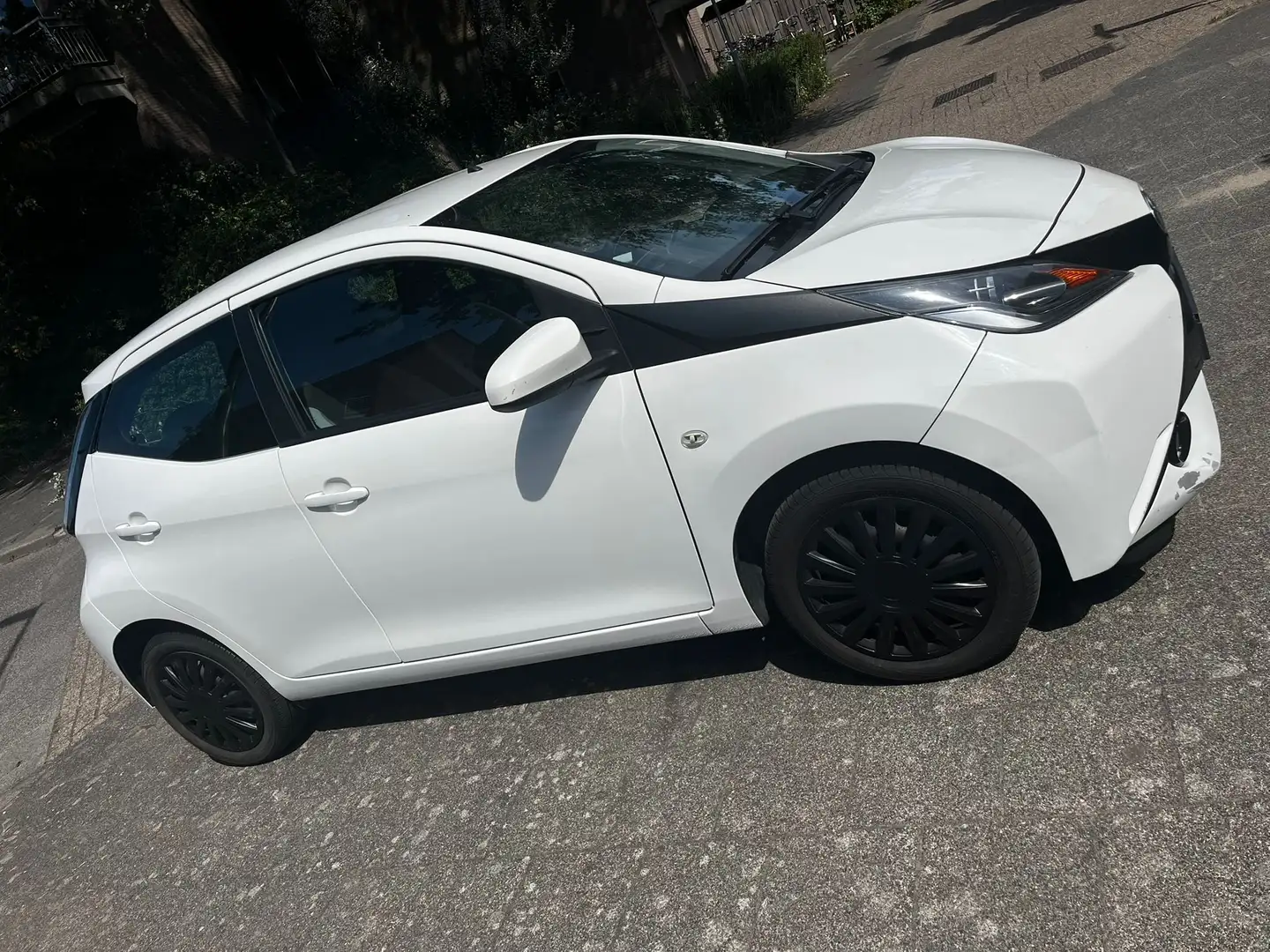 Toyota Aygo Aygo x-play Wit - 1