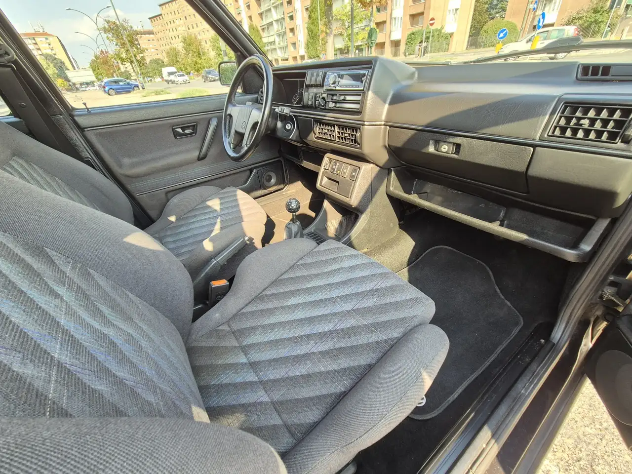 Volkswagen Golf 5p 1.8 GTI 8v 112cv 1990, foto 11