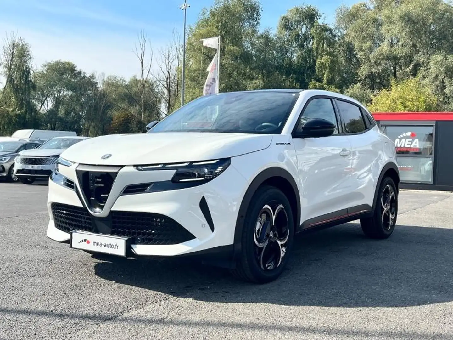 Alfa Romeo Junior 1.2 Ibrida 136ch Speciale DCT6 Blanc - 2
